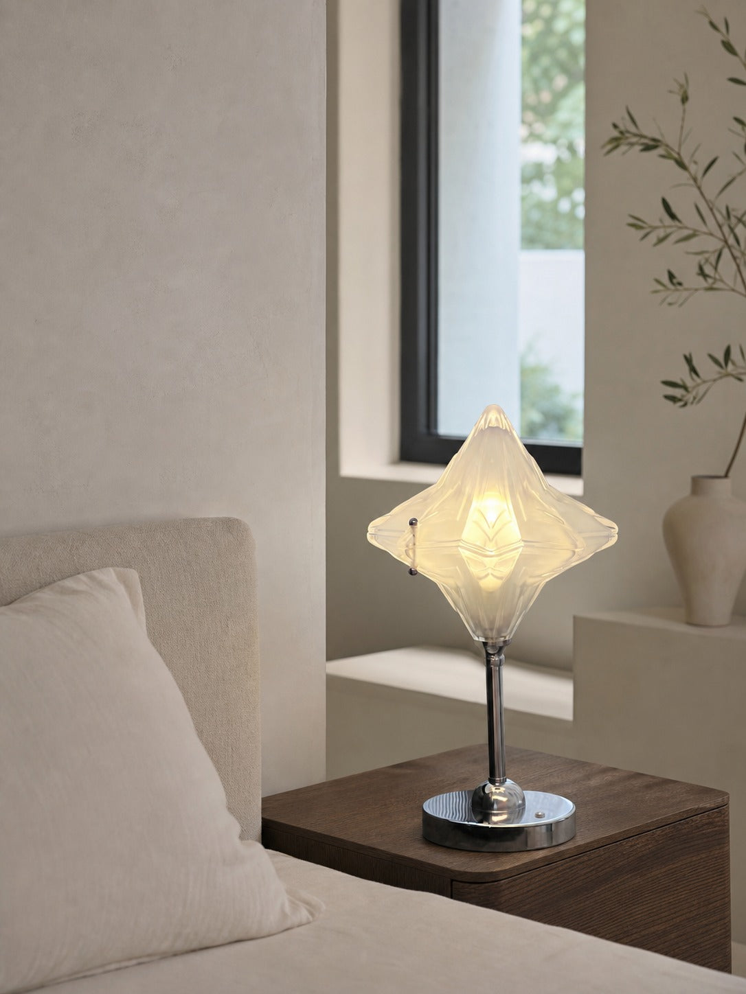 Art Deco Star Table Lamp - Frosted Glass Light for Modern Bedrooms - Astris Lyra