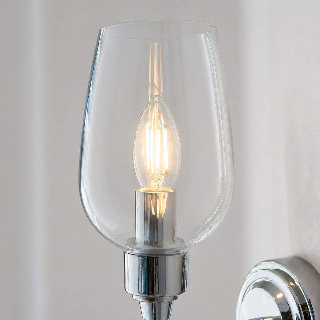 Clarione Art Deco Wall Light with Clear Glass Shade – Modern Metal Design for Hallways