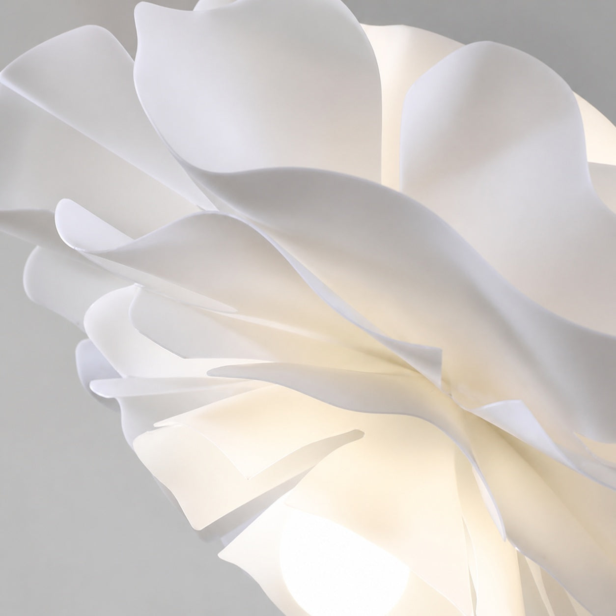 Blossenari Nordic Flower Design Pendant Lamp – Sculptural Floral Ceiling Light for Living Room N34