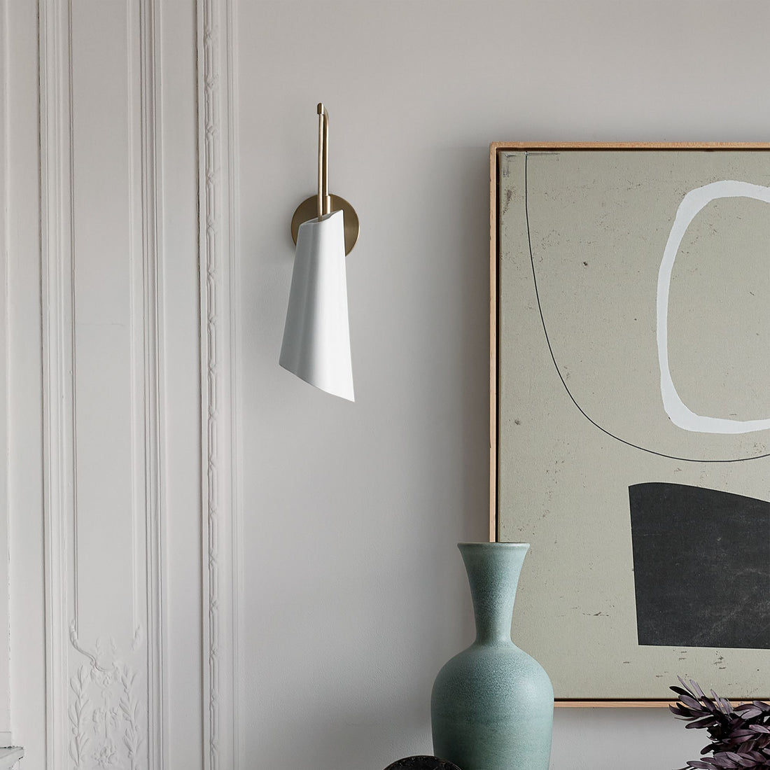 Orovia Sleek Wall Sconce – Ceramic Glass & Metal Champagne Brass
