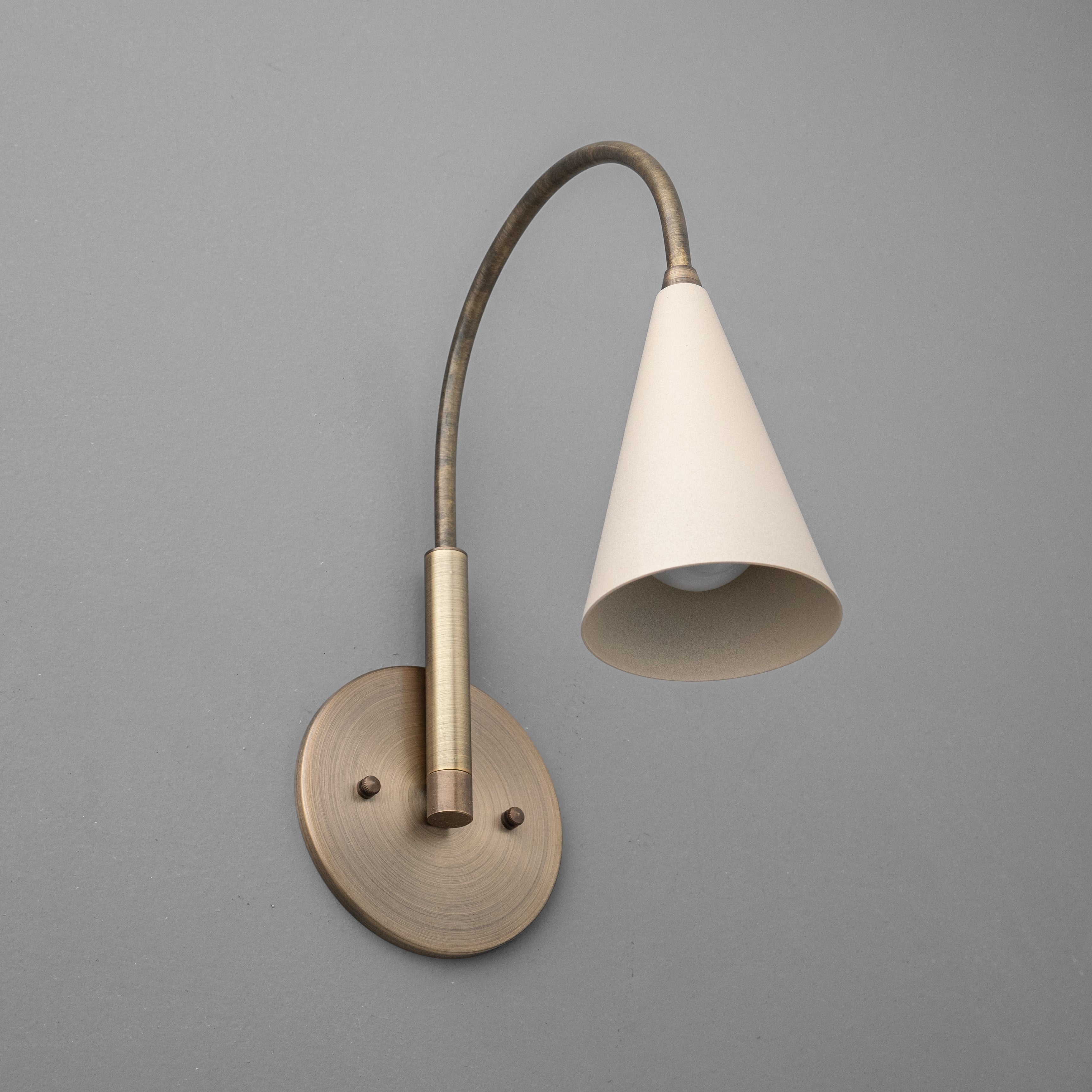 Curva Metal Vintage Wall Sconce  - Elegant Cone Shade for Bedrooms