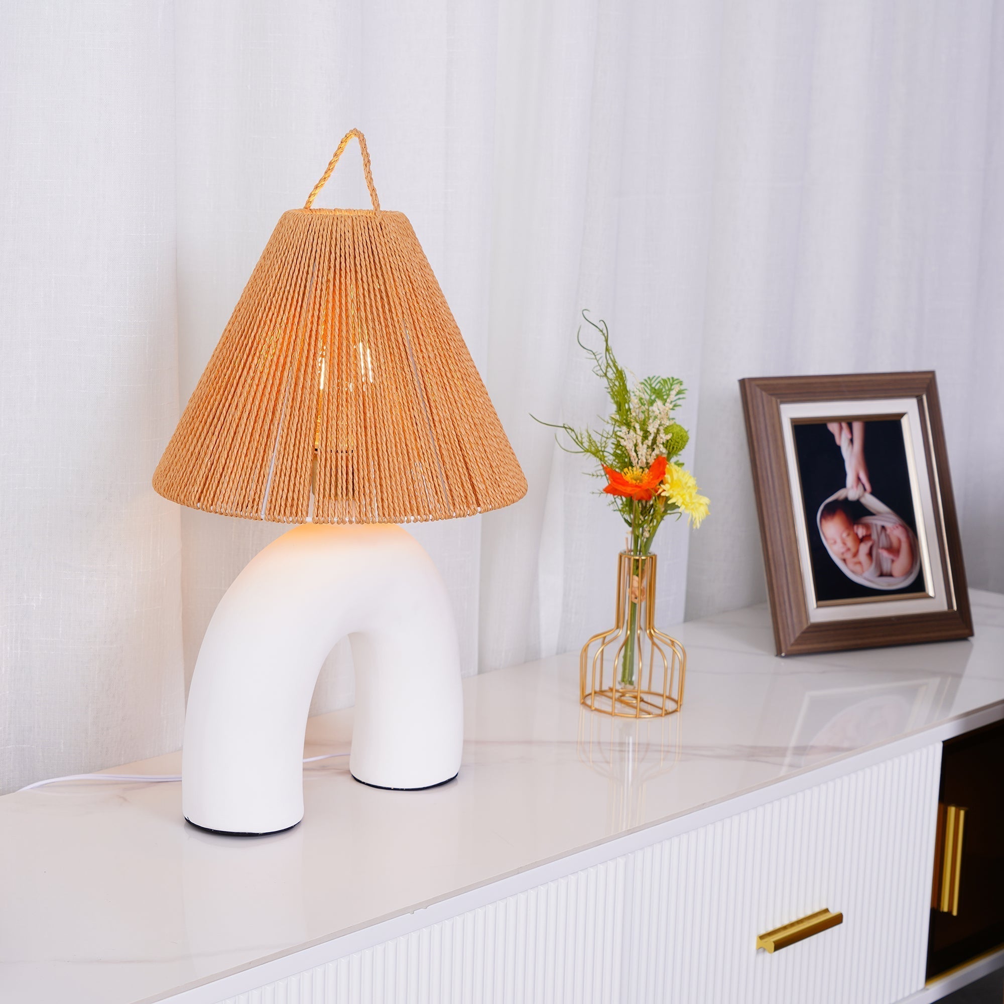 Arch - Shaped Straw Hat Table Lamp