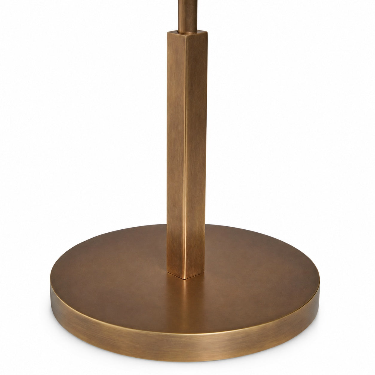 Vellaro Elegant Brass Table Lamp with Fabric Shade – Bedside Light for Contemporary Bedroom