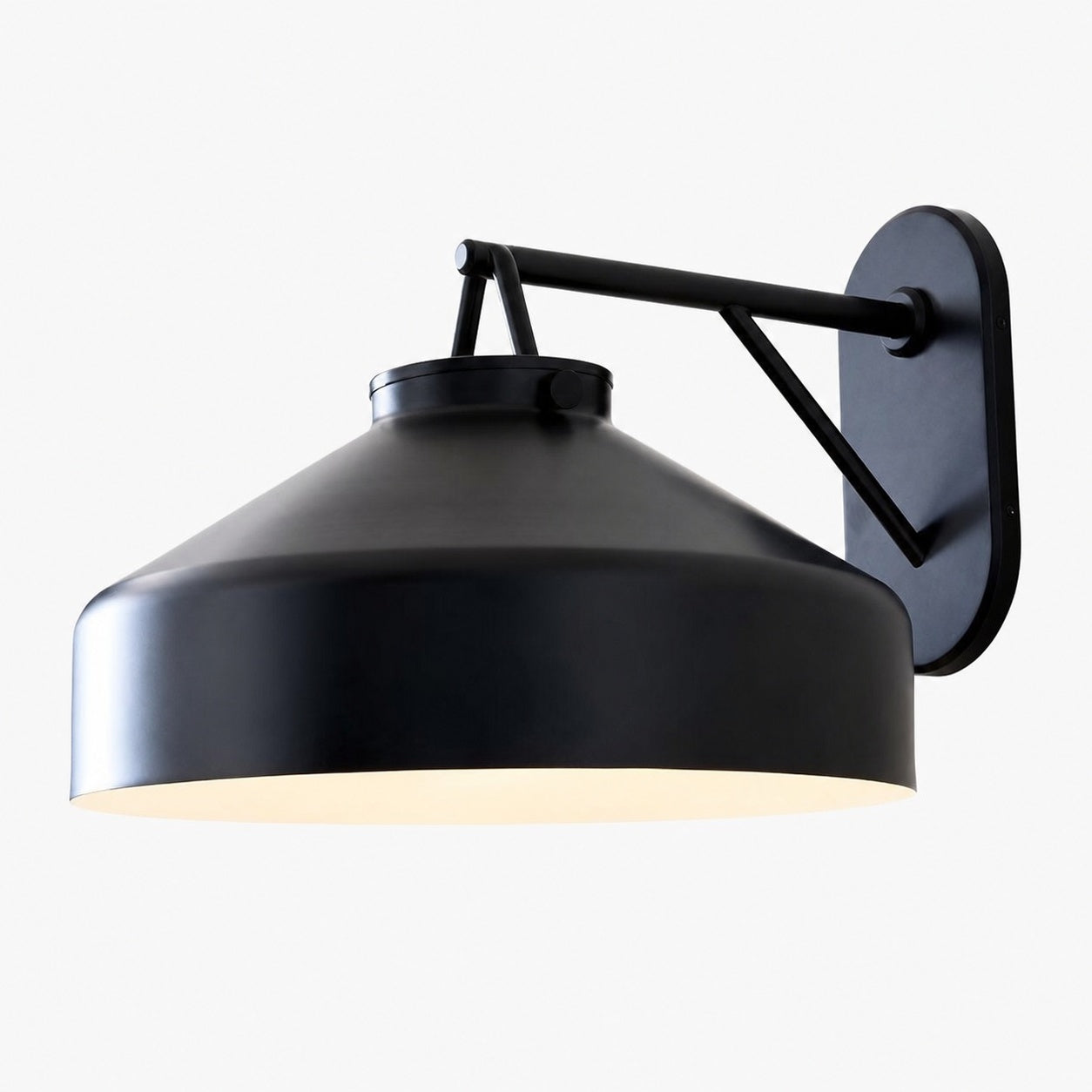 Hanton Minimalist Outdoor Wall Light - Matte Metal Industrial Sconce for Modern Spaces