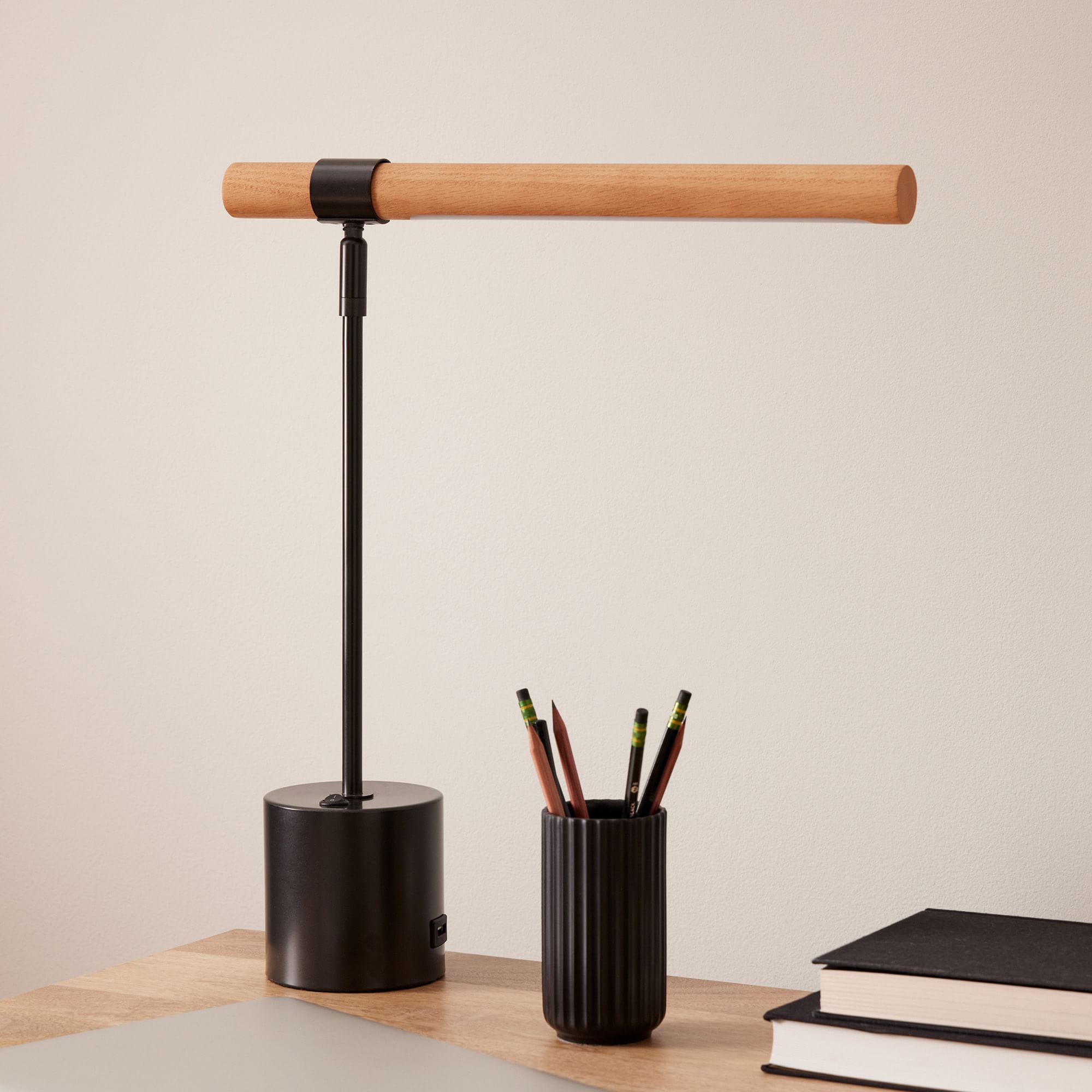Moss Modern Linear Wood LED Table Lamp – Adjustable Swivel, USB Charging