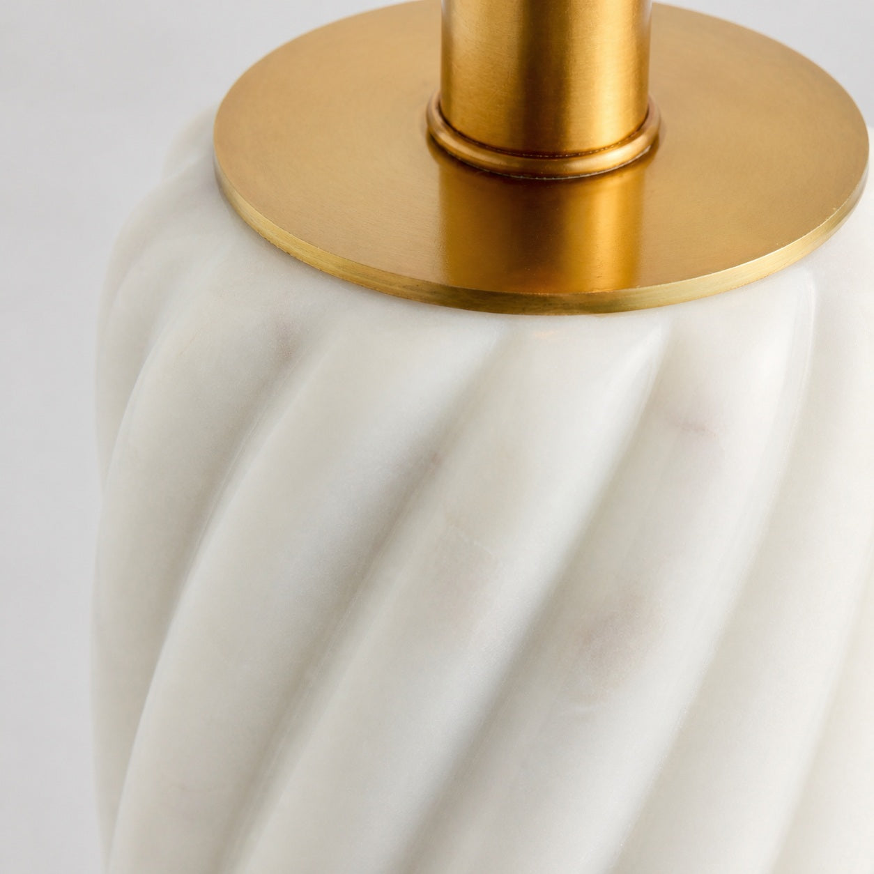Albi Sculpture Marble Table Lamp – Minimalist metal design suitable for bedroom or living room