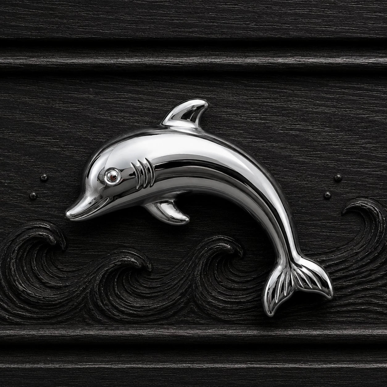 Dolphin cabinet knob in Chrome