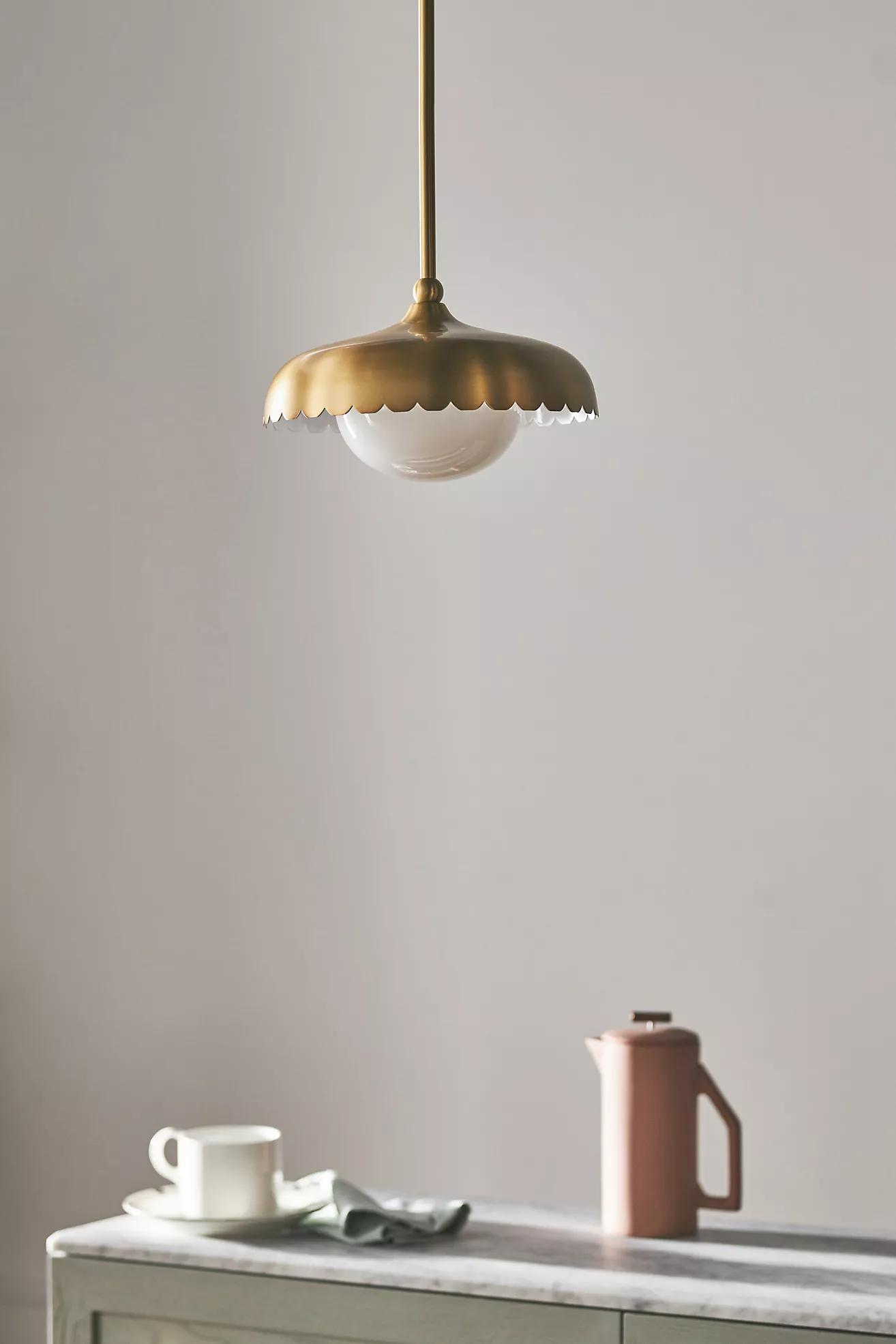 Rayla Retro Brass Scalloped Shade Pendant Lamp – Perfect for Living Rooms and Cafes