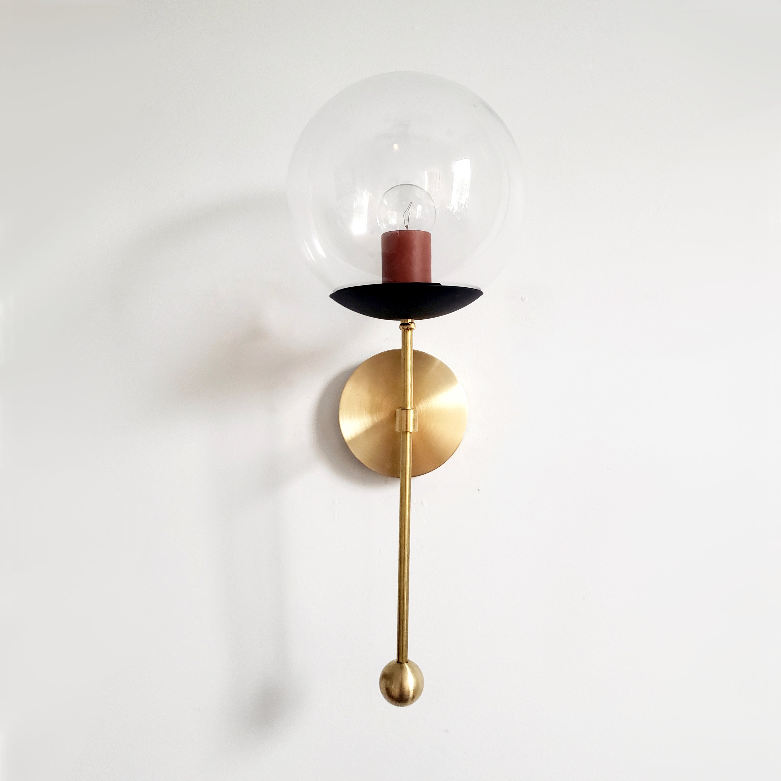 Modern Adjustable Wall Sconce - Brass & Glass Accent for Home Lighting