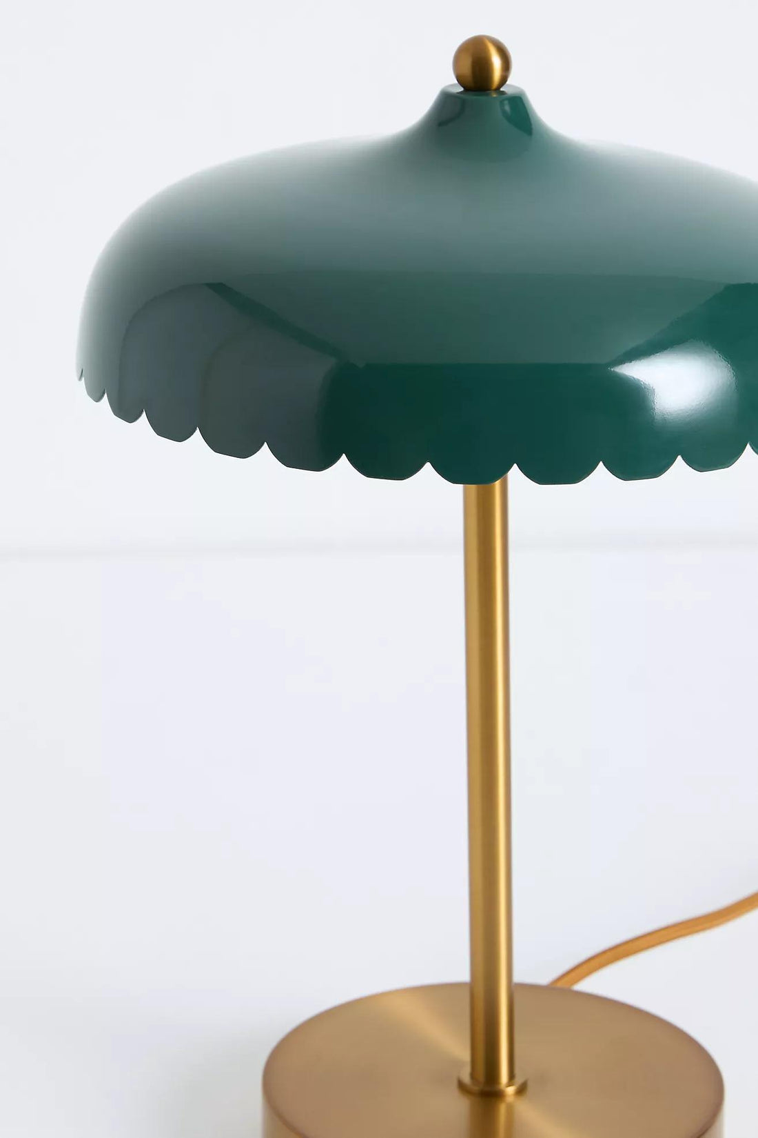 Rayla Scallop Task Lamp – Retro Task Lighting with Style