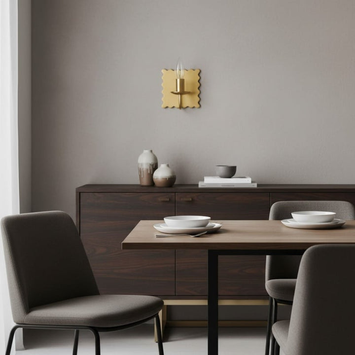 Modo Decorative Wall Light – Modern Wavy Metal Wall Sconce for Bedrooms and Hallways