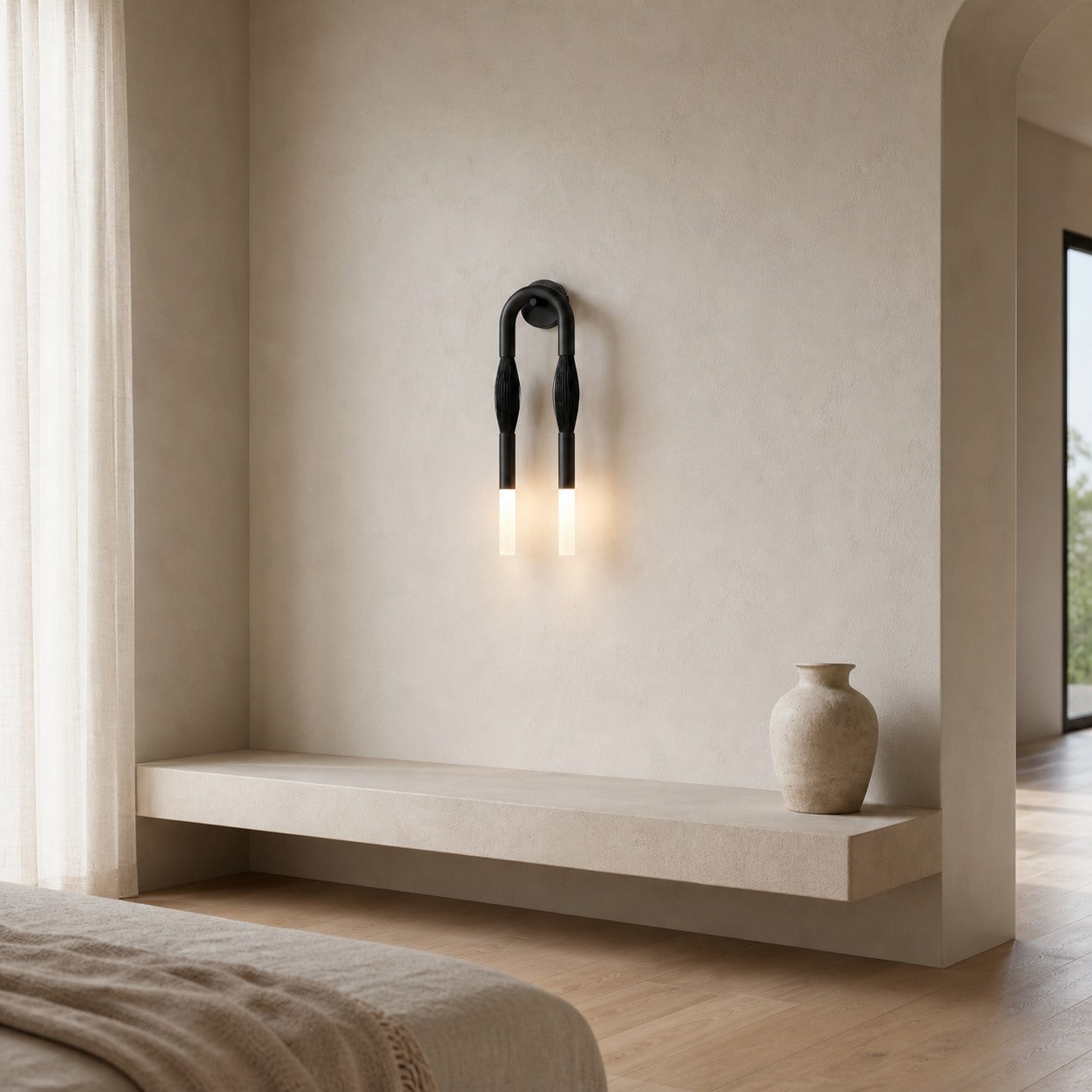 Strandia Minimalist Curved Arm Wall Lamp - Japandi style Accent Light for Hallway