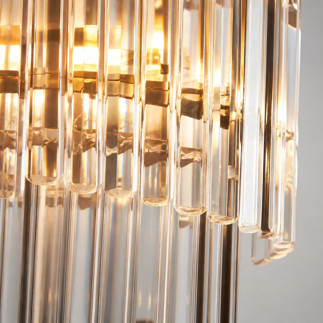 Vitralon Linear Pendant Lamp - Diamond-Shaped Glass Lampshade (Crystal-Clear) - Fits Living and Dining Rooms