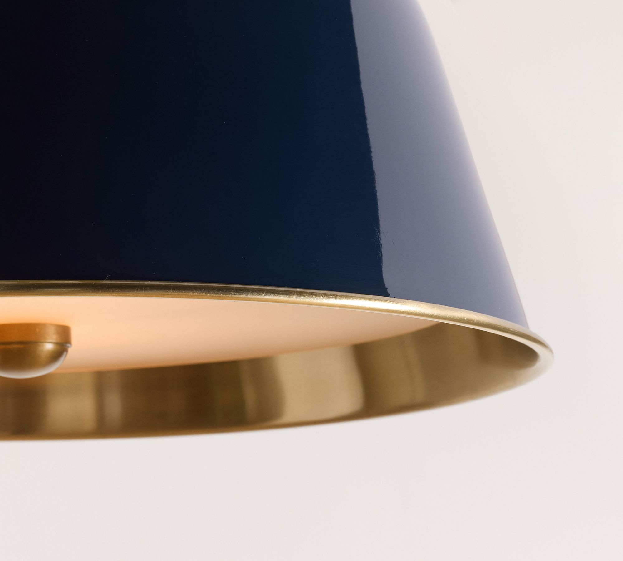 Forvara Metal Pole Pendant Light - Bell Diffuser Design for Kitchen Islands