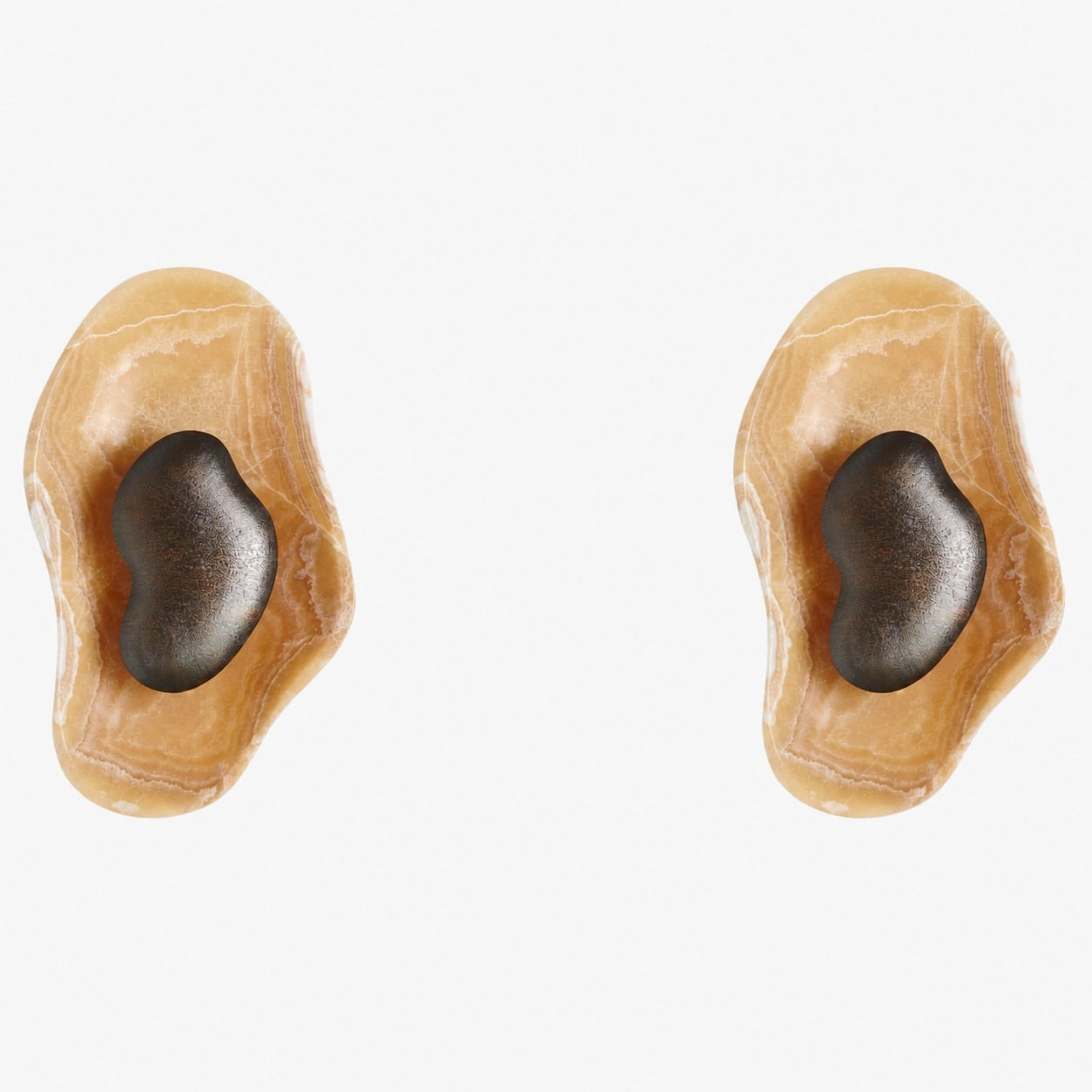 Oyster Hammered Onyx Sconce