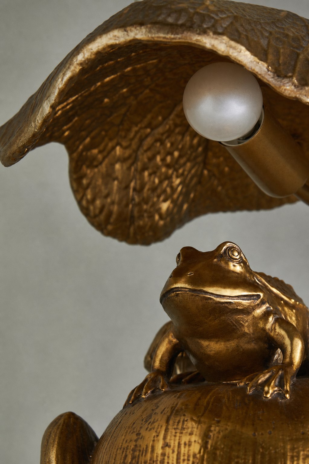 Pawdia Unique Table Lamp - Decorative Animal Bedside Lamp