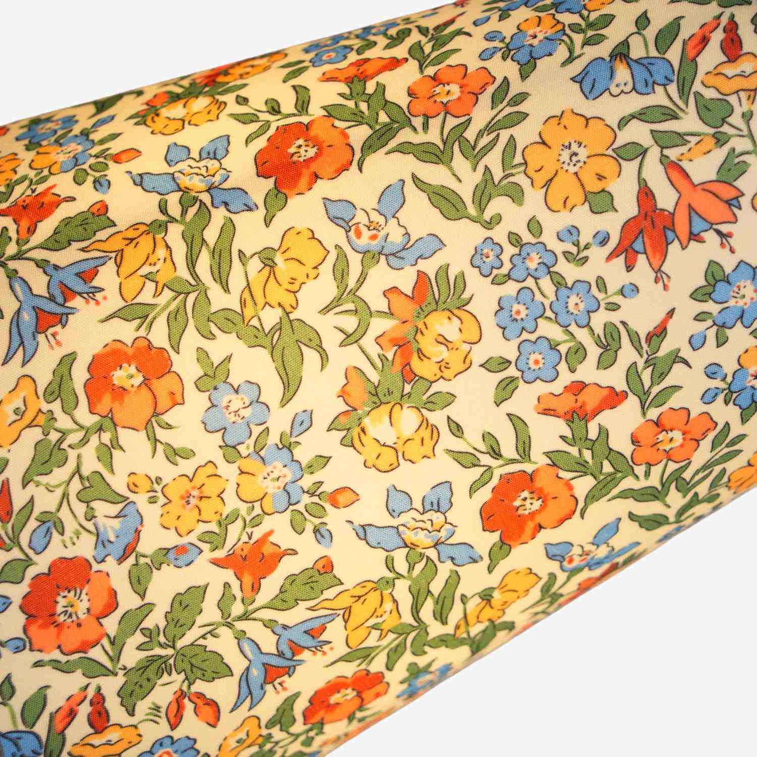 Petalyra Floral Accent Table Lamp - Sculpted Decorative Form Ambient Lighting for Home Use