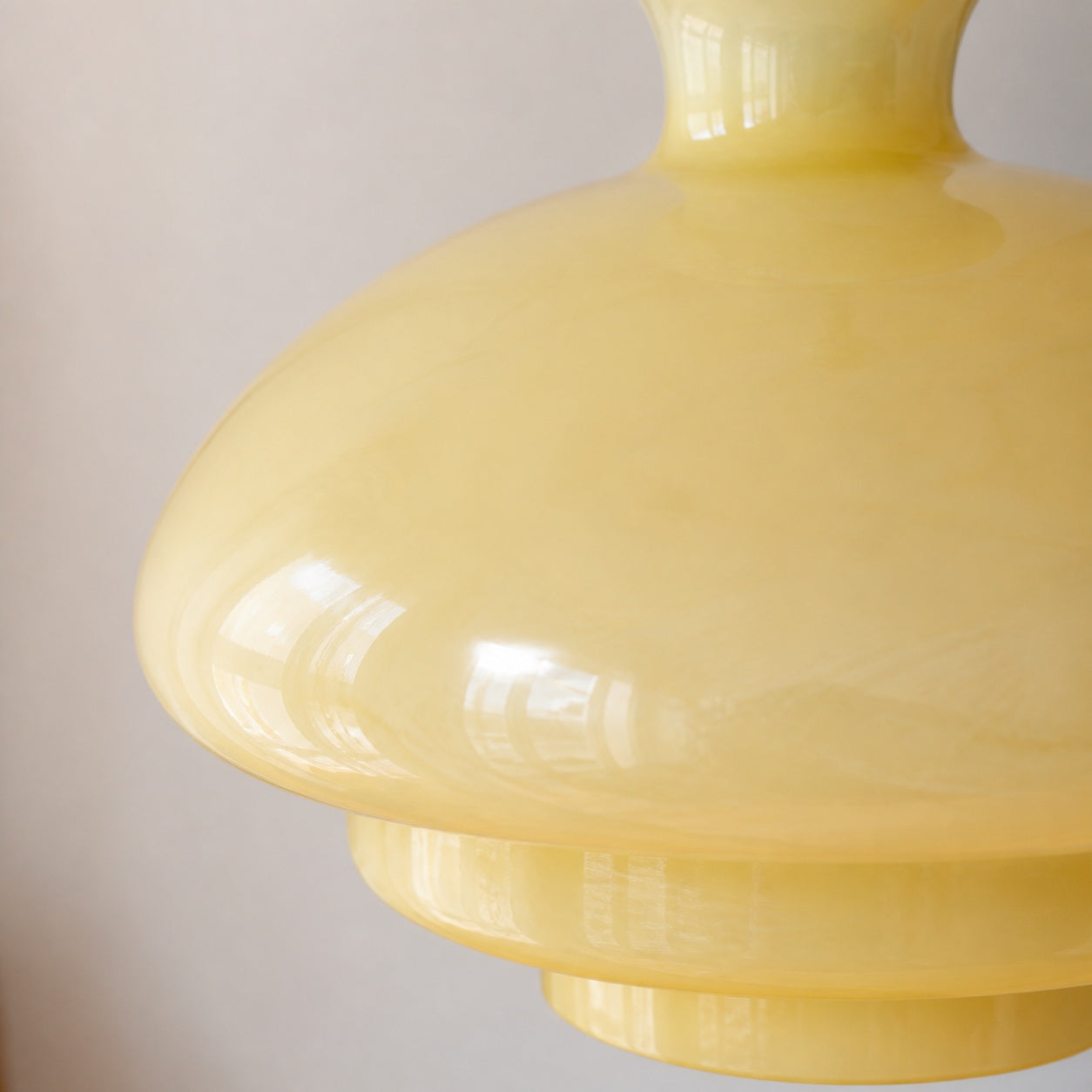 HaloVita Decorative Pendant Lamp – Minimalist Metal and Glass Pendant for Living Areas