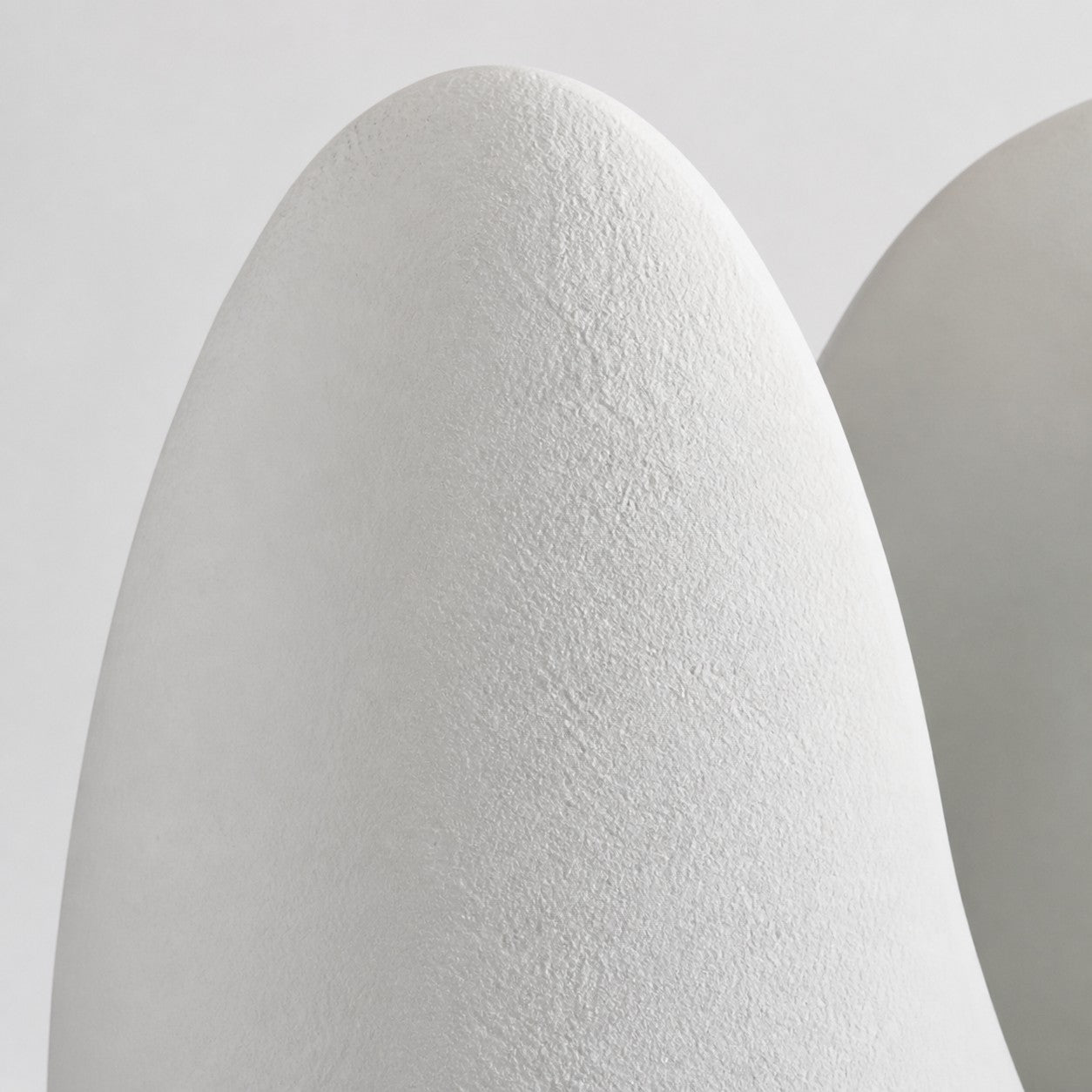 Petalora Soft Petal Table Lamp – Floral Structures Inspiration Resin Lamp for Living Room and Bedroom