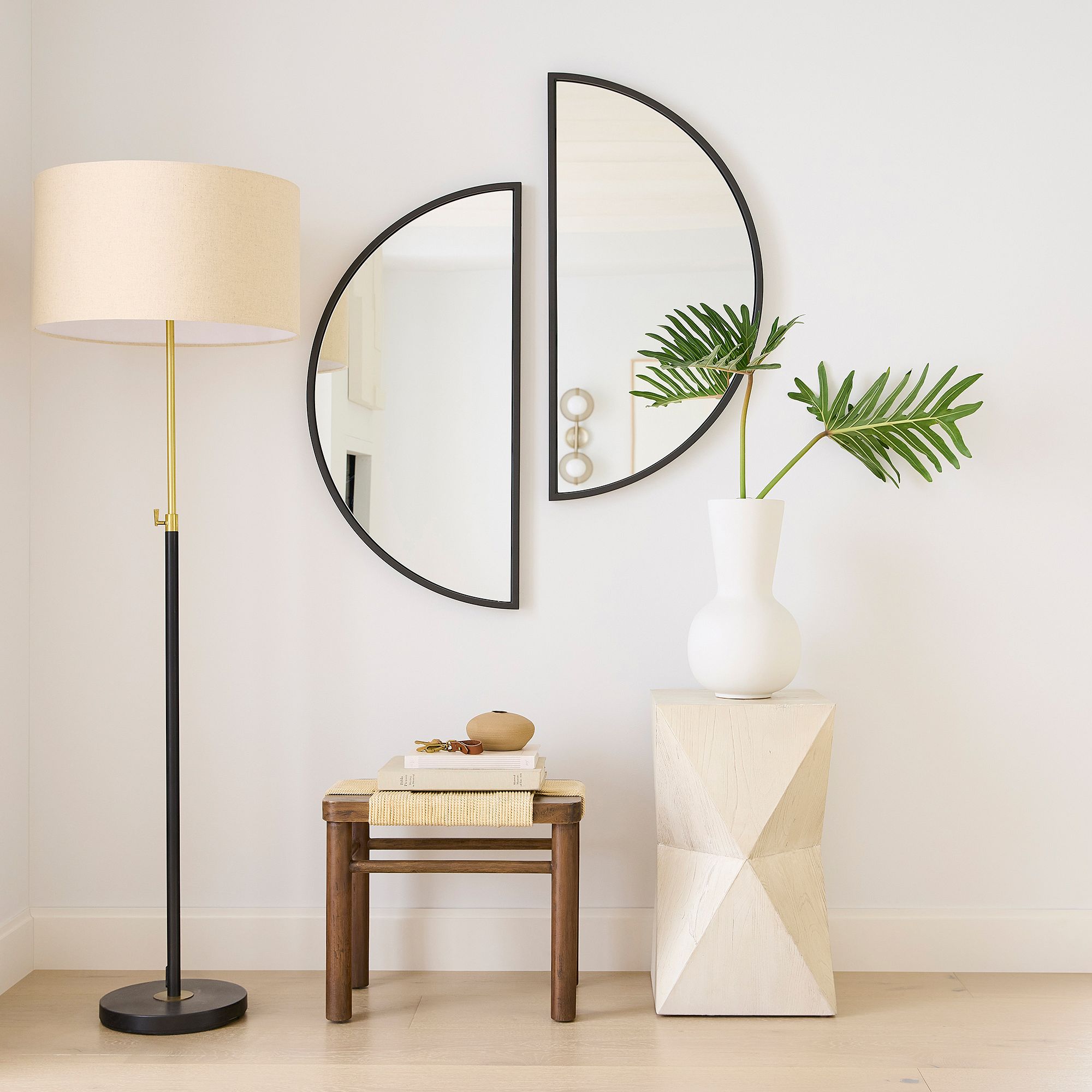 Mavora Adjustable Floor Lamp - Modern Telescoping Light with Linen Shade for Reading
