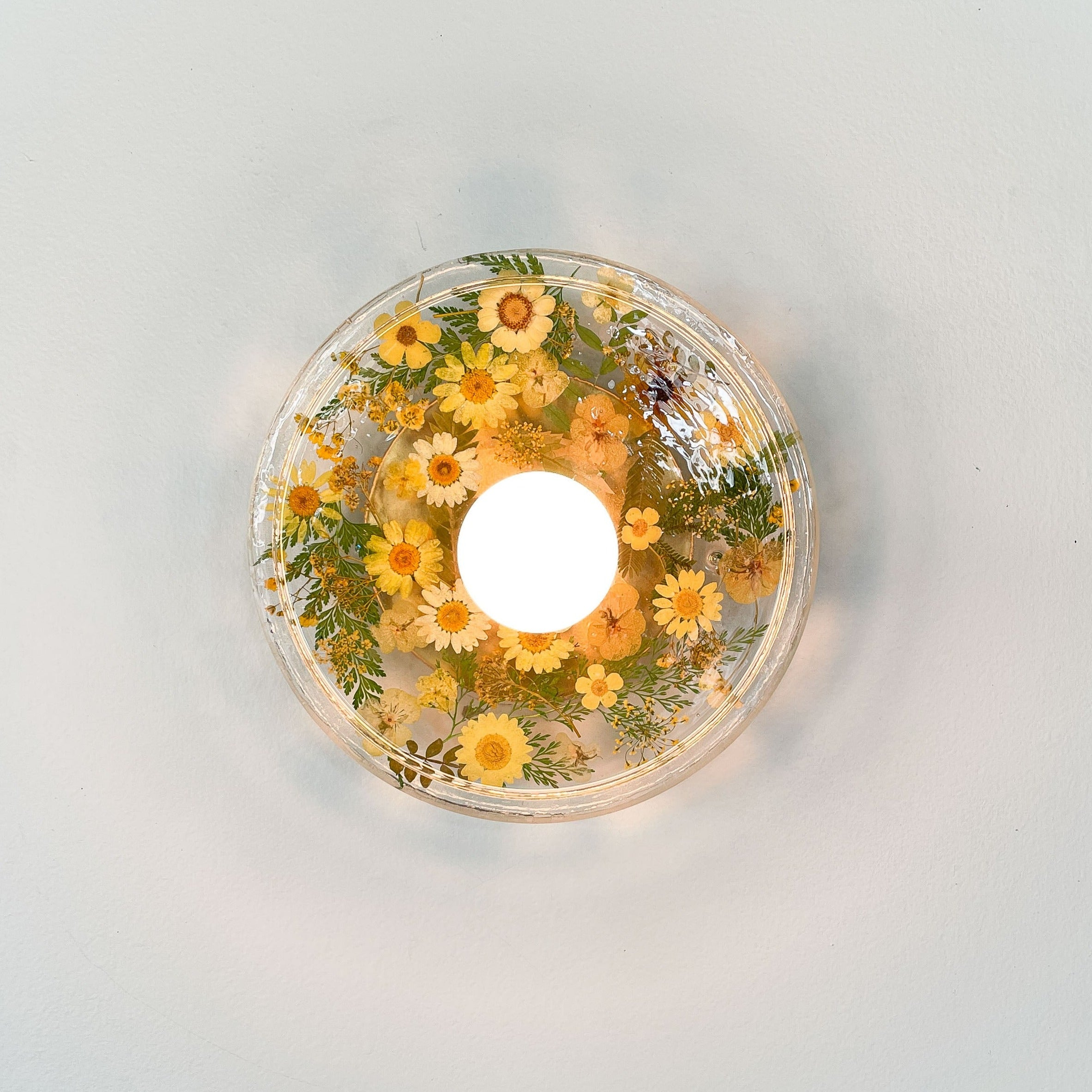 Botanical Wall Sconce - Handmade Resin Leaves Romantic Accent Lighting