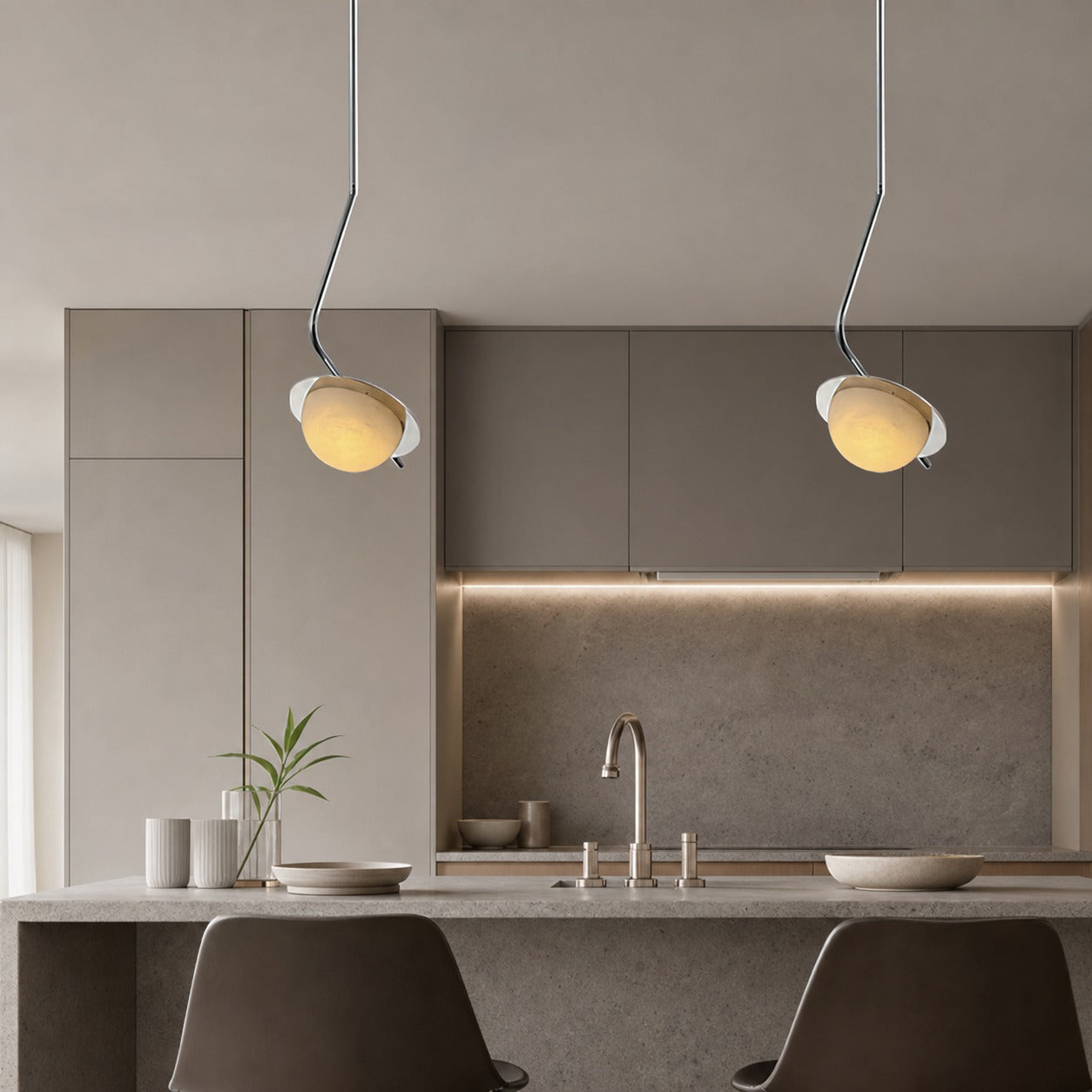 Chic Luminance Alabaster Pendant Light