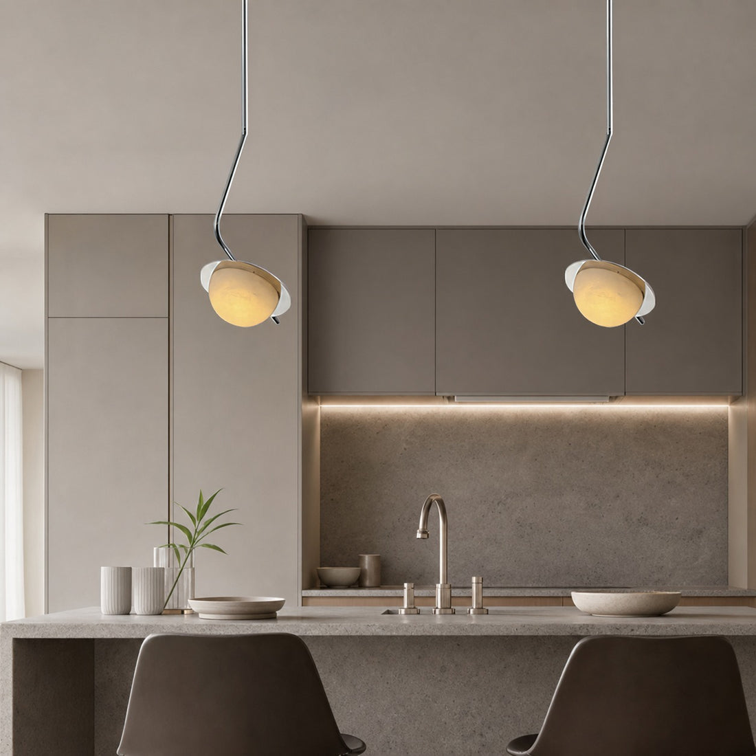 Chic Luminance Alabaster Pendant Light
