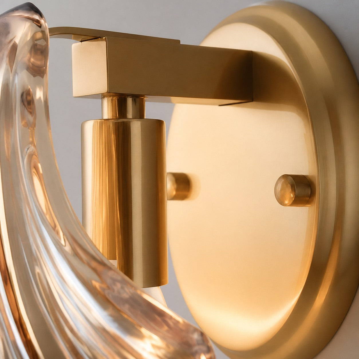 Shellora Stylish Shell Wall Light – Sculptural Glass and Metal Wall Lamp for Home N44