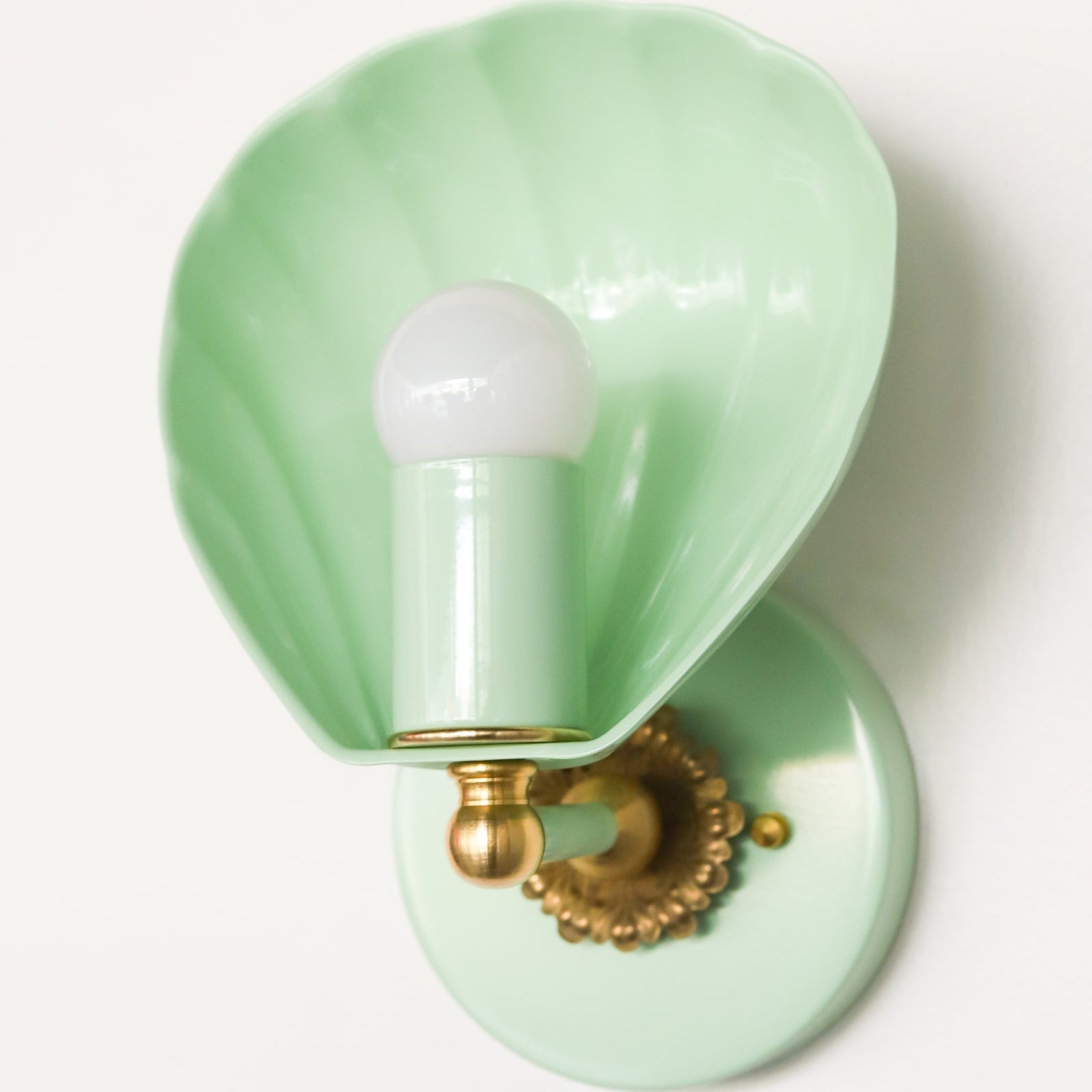 Shell Shape Wall Sconce - Brass Accents Steel Light for Eclectic Decor