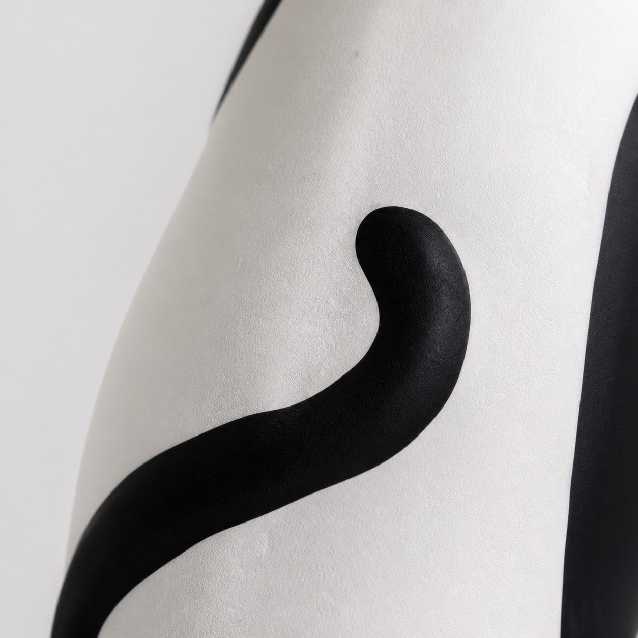 Felora Nordic resin cat sculpture detail
