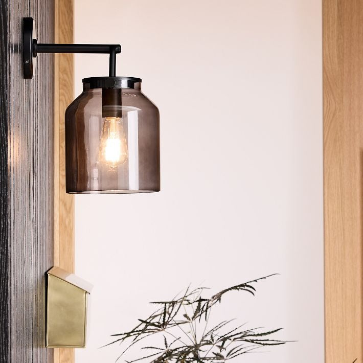 Hanton Minimalist Outdoor Wall Light - Matte Metal Industrial Sconce for Modern Spaces