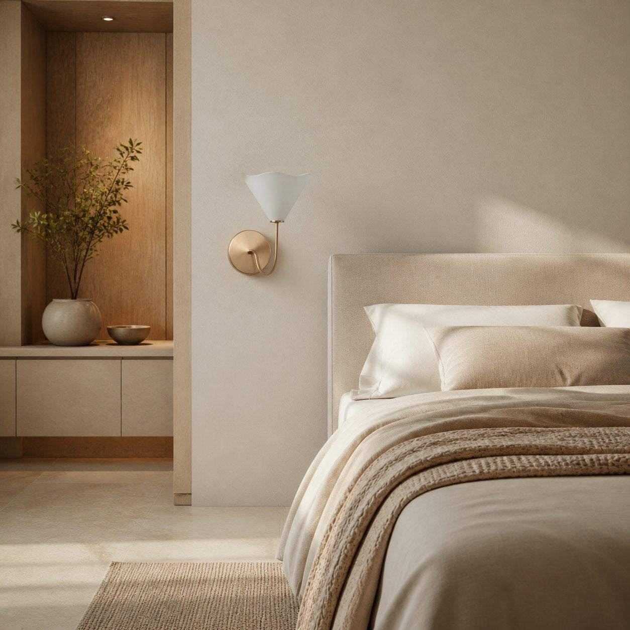 Kysara Brass Linen Wall Lamp - Sculptural Curves Design Suitable for Living Rooms, Bedrooms and Bathrooms