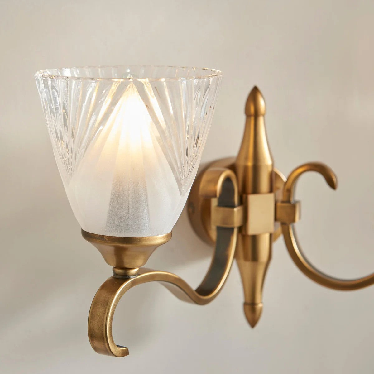 Lunetal Double-Head Wall Sconce – Vintage Metal Glass for Hallway and Bedroom