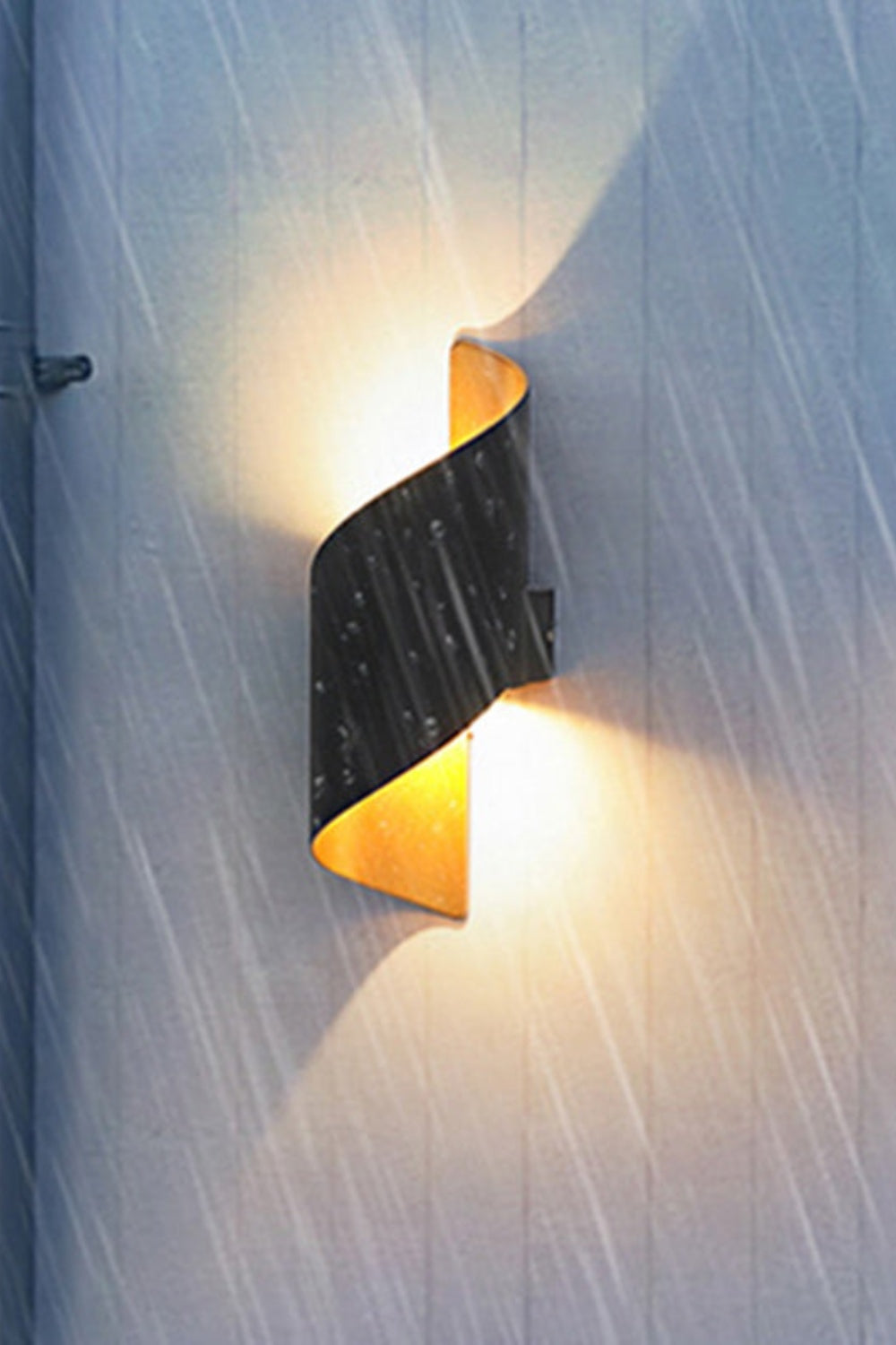 Modern Design Spiral Metal Wall Sconce