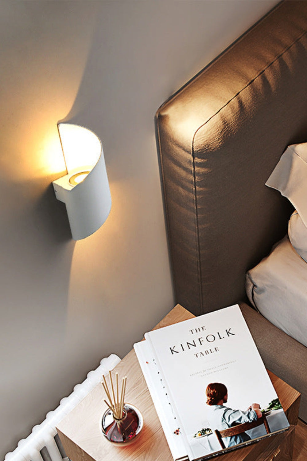 Modern Design Spiral Metal Wall Sconce