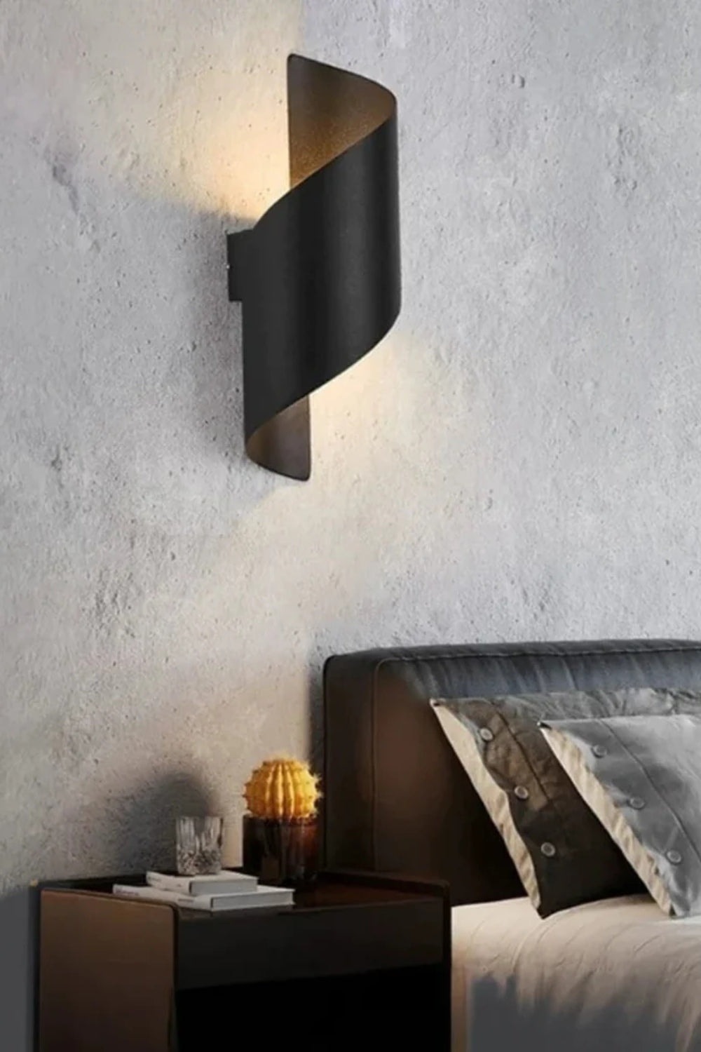 Modern Design Spiral Metal Wall Sconce