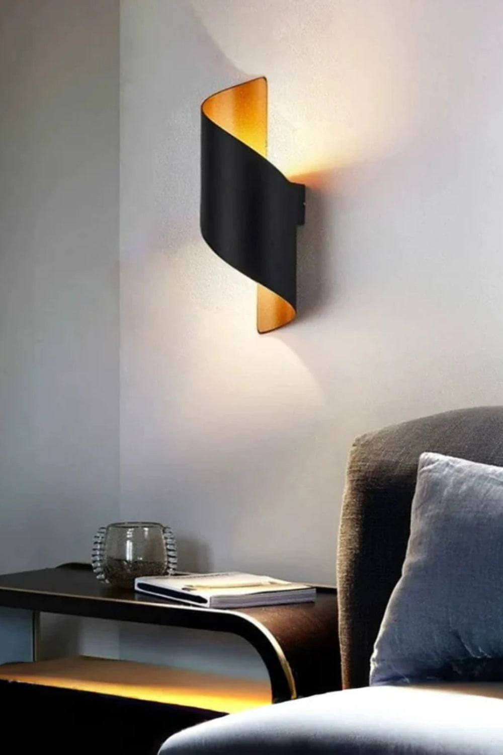 Modern Design Spiral Metal Wall Sconce