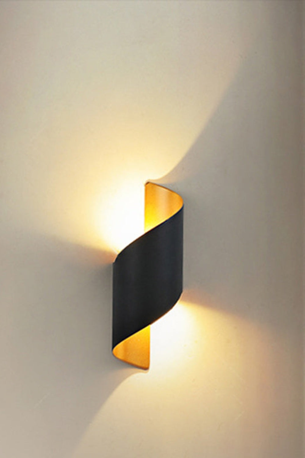 Modern Design Spiral Metal Wall Sconce