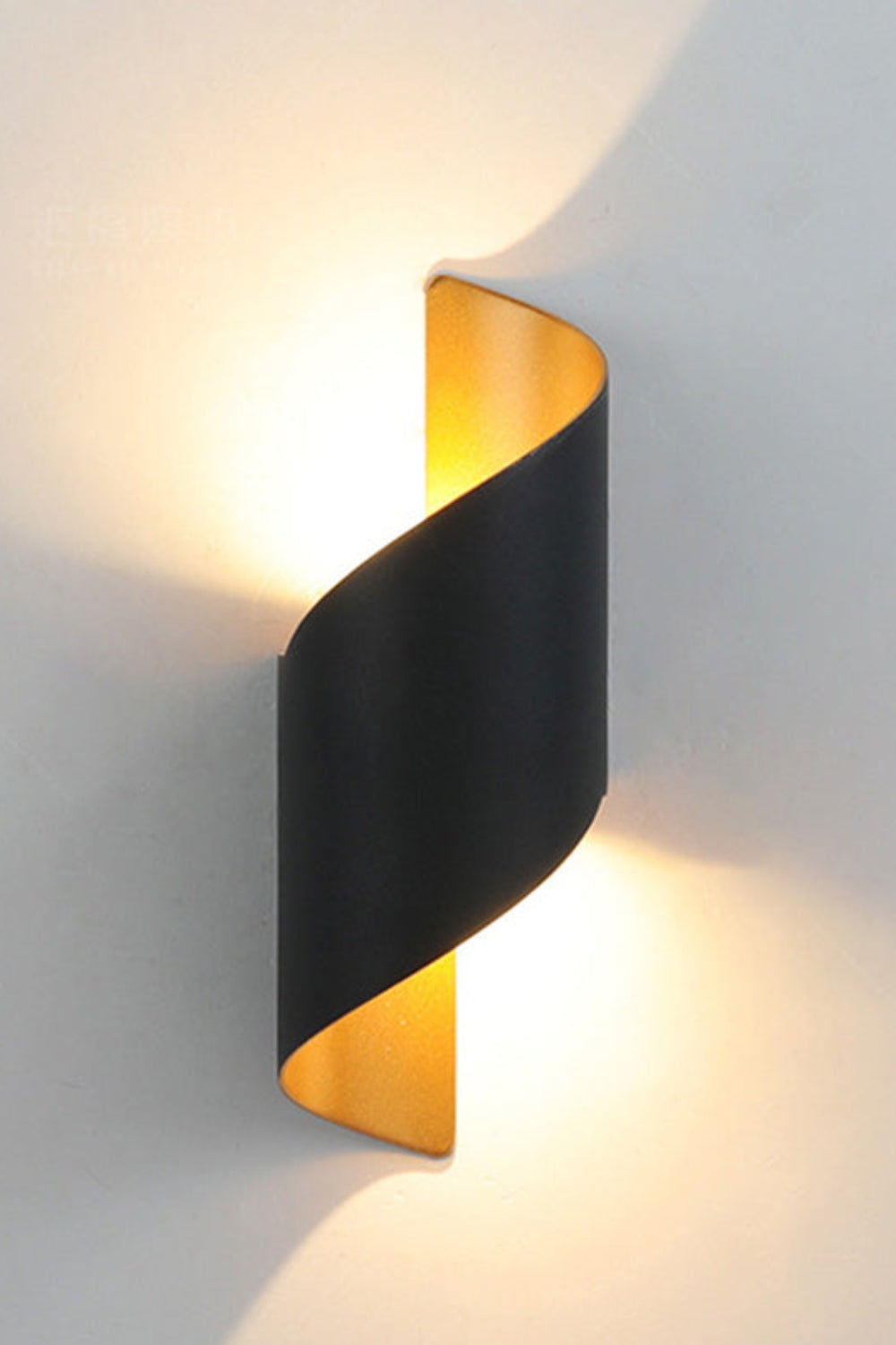 Modern Design Spiral Metal Wall Sconce