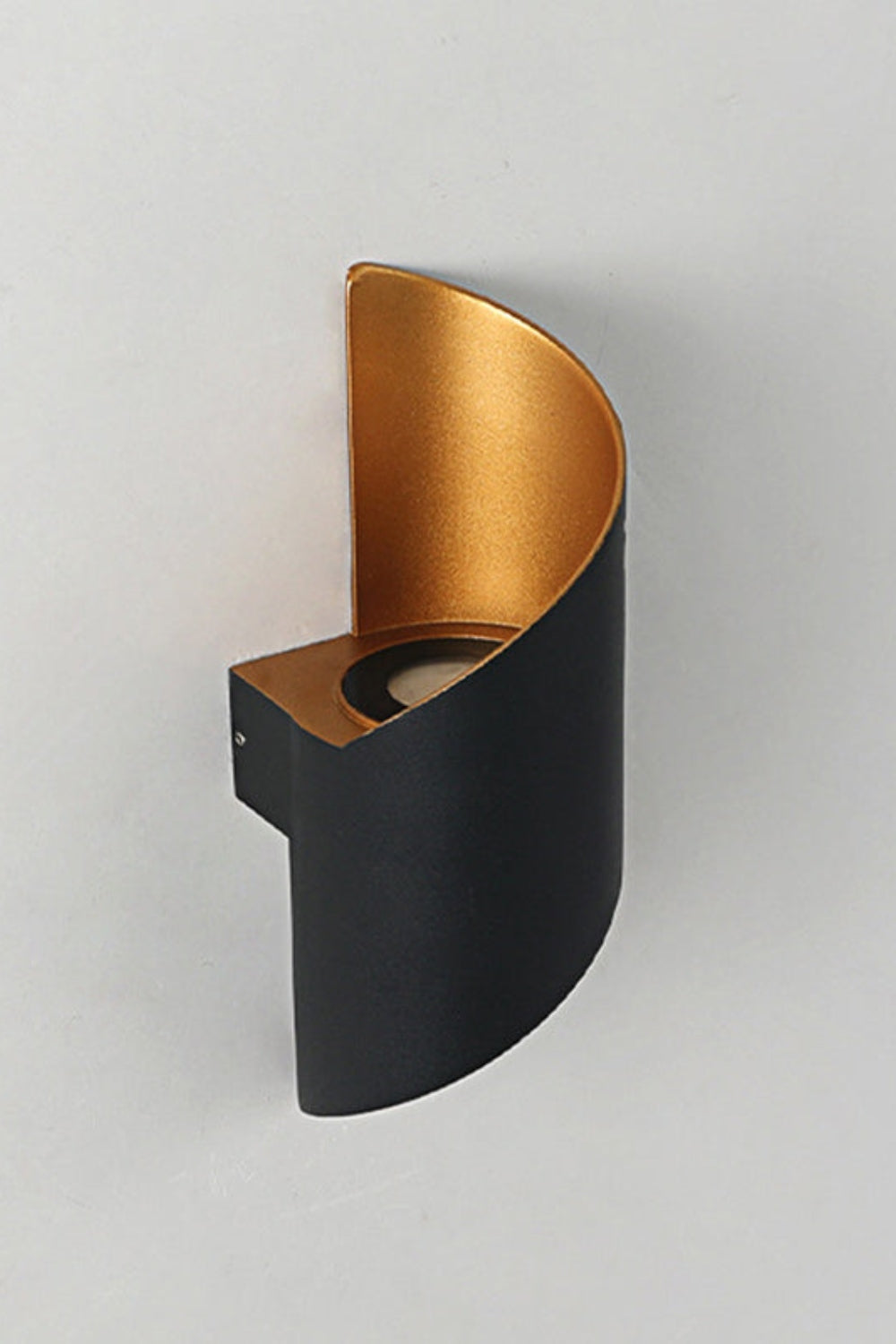 Modern Design Spiral Metal Wall Sconce