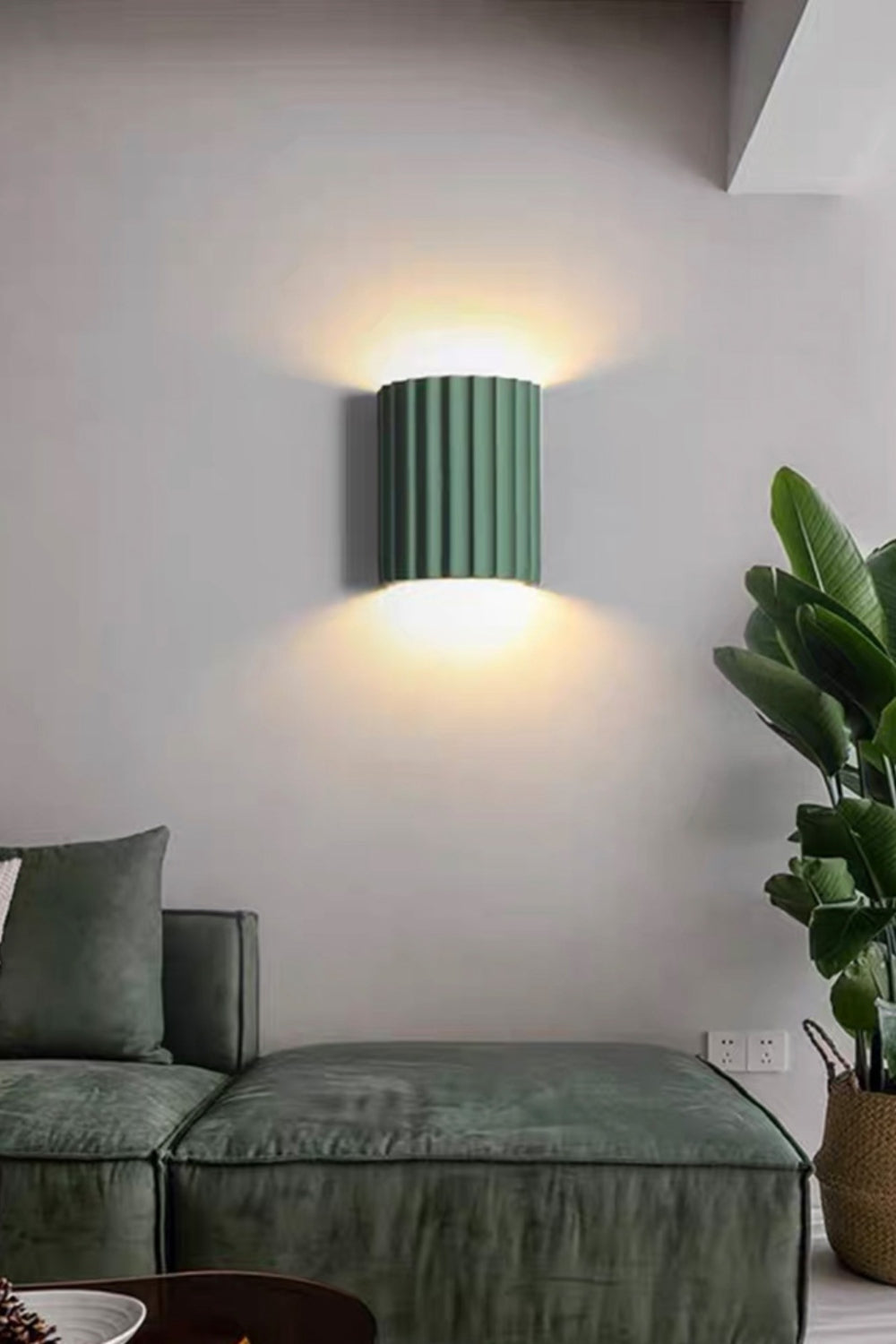 Modern Ribbed Resin Fluted Wall Lamp