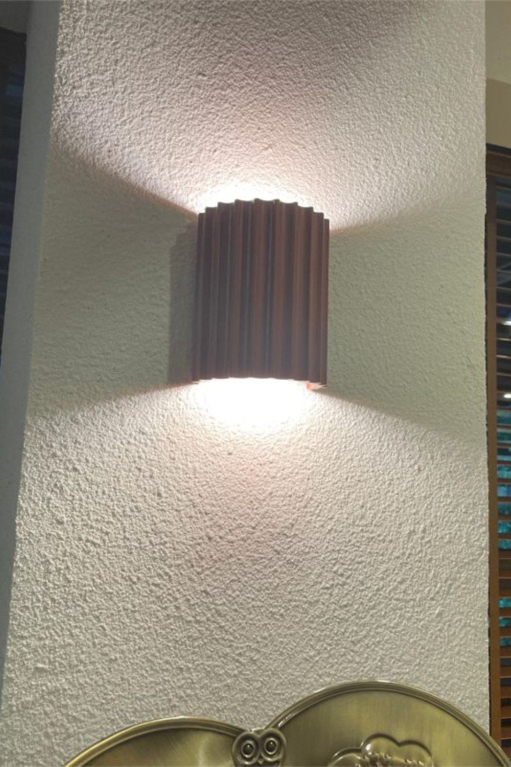 Modern Ribbed Resin Fluted Wall Lamp