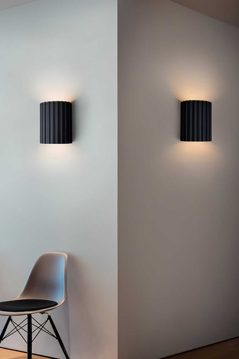 Modern Ribbed Resin Fluted Wall Lamp