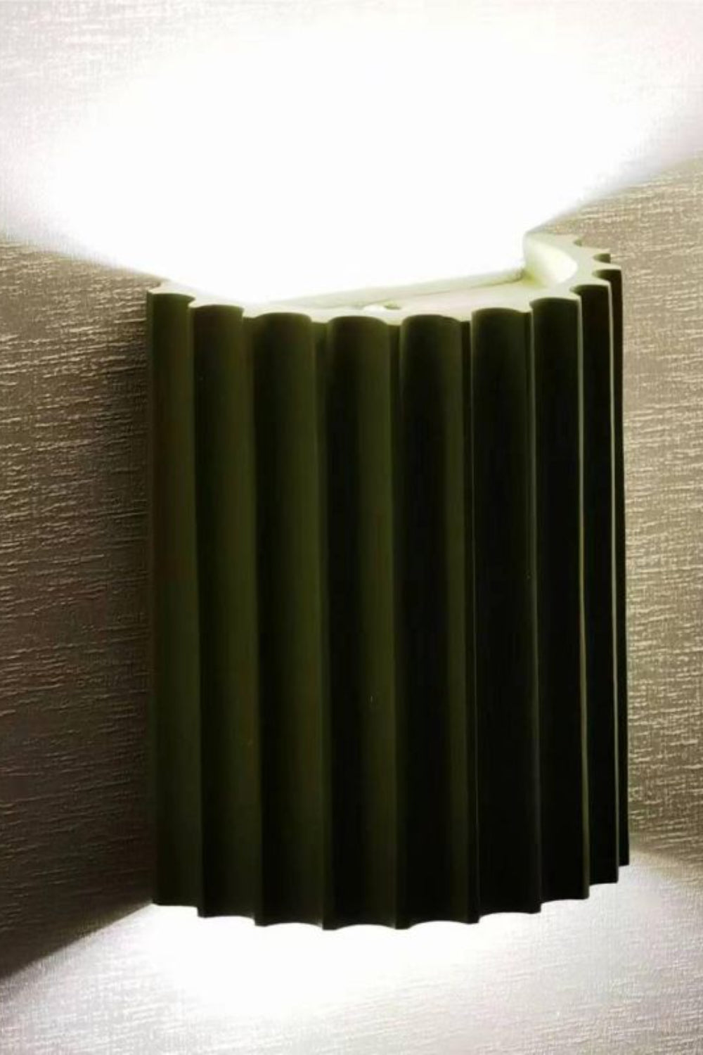 Modern Ribbed Resin Fluted Wall Lamp