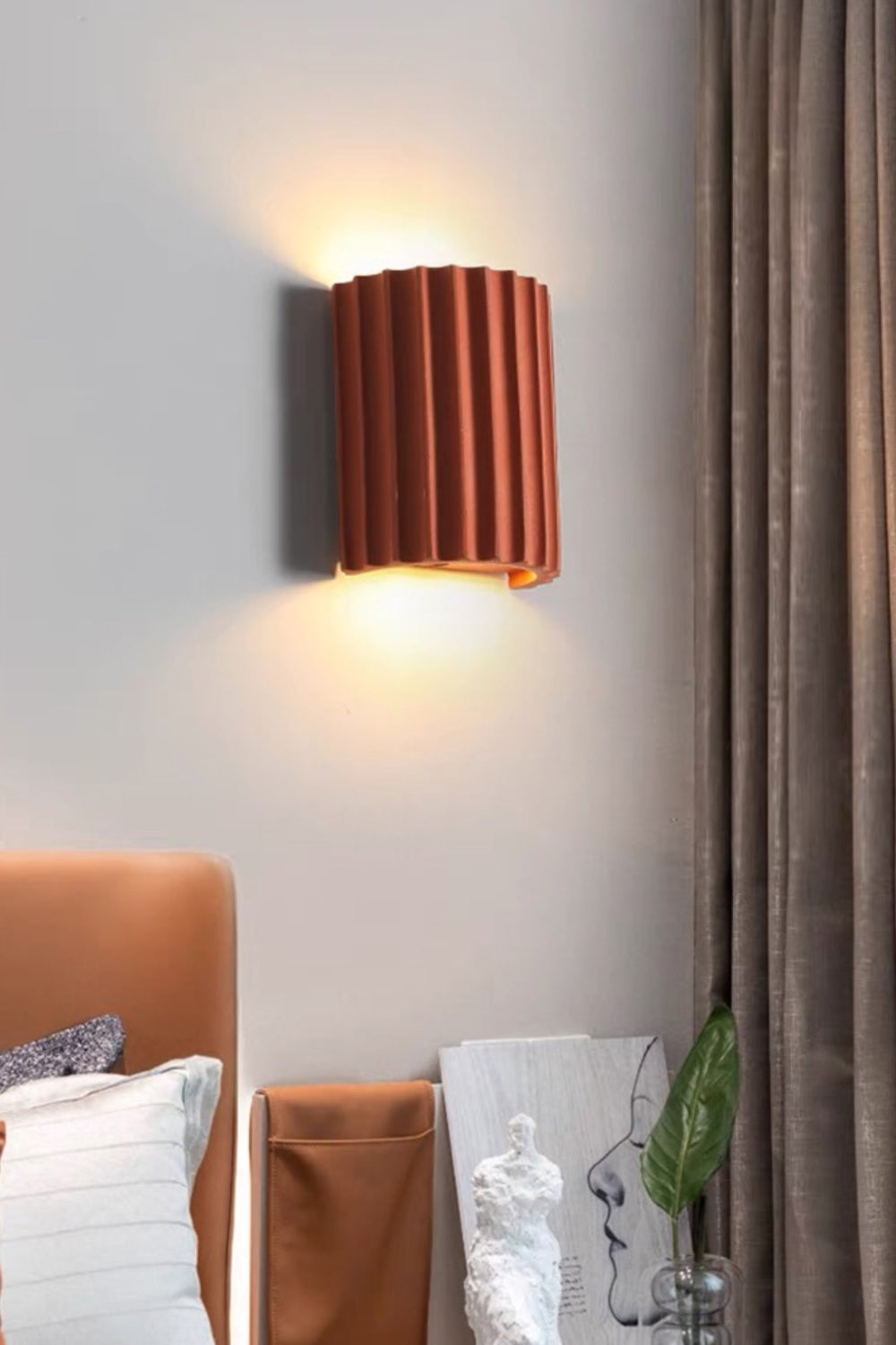 Modern Ribbed Resin Fluted Wall Lamp