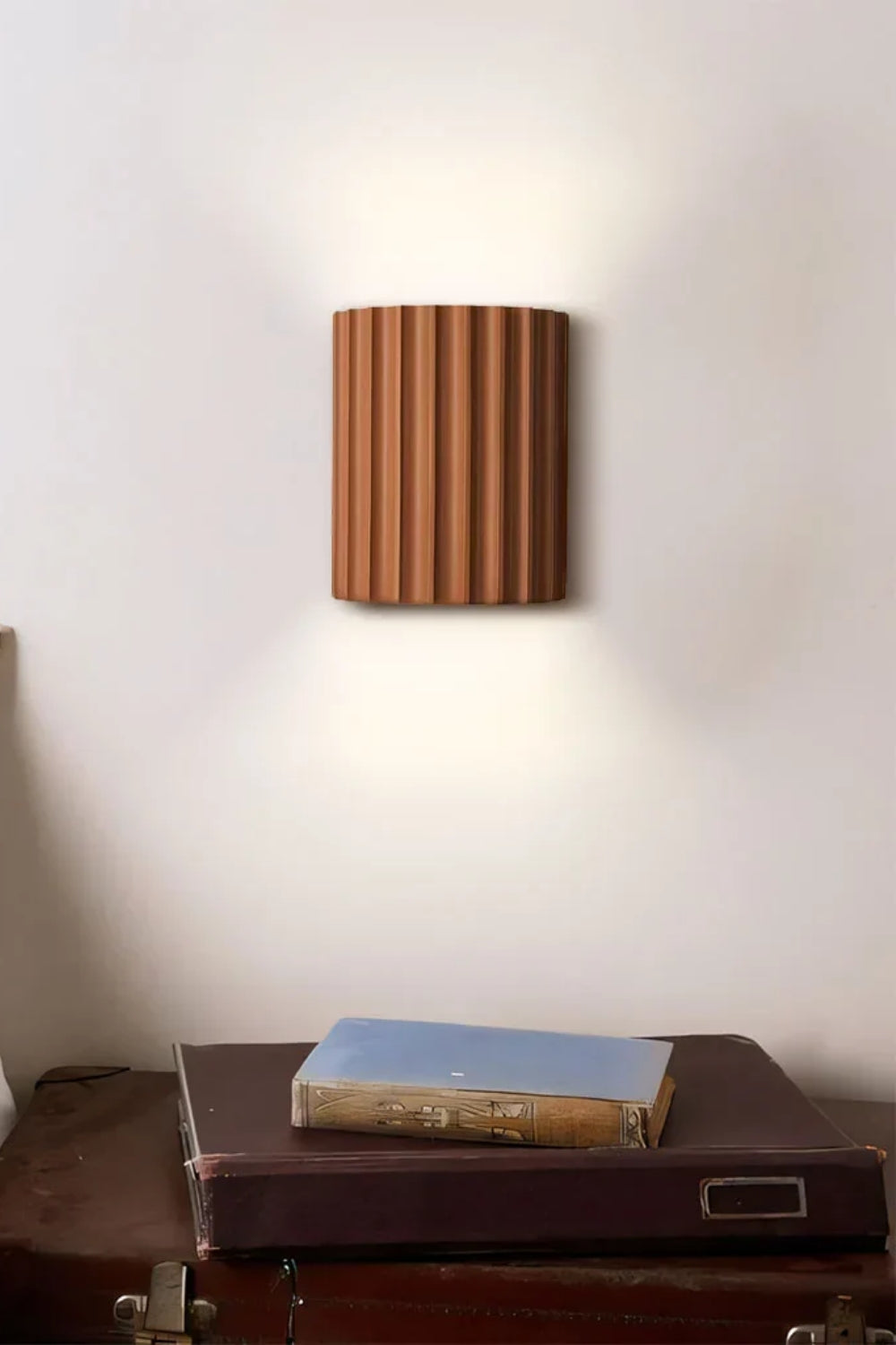 Modern Ribbed Resin Fluted Wall Lamp