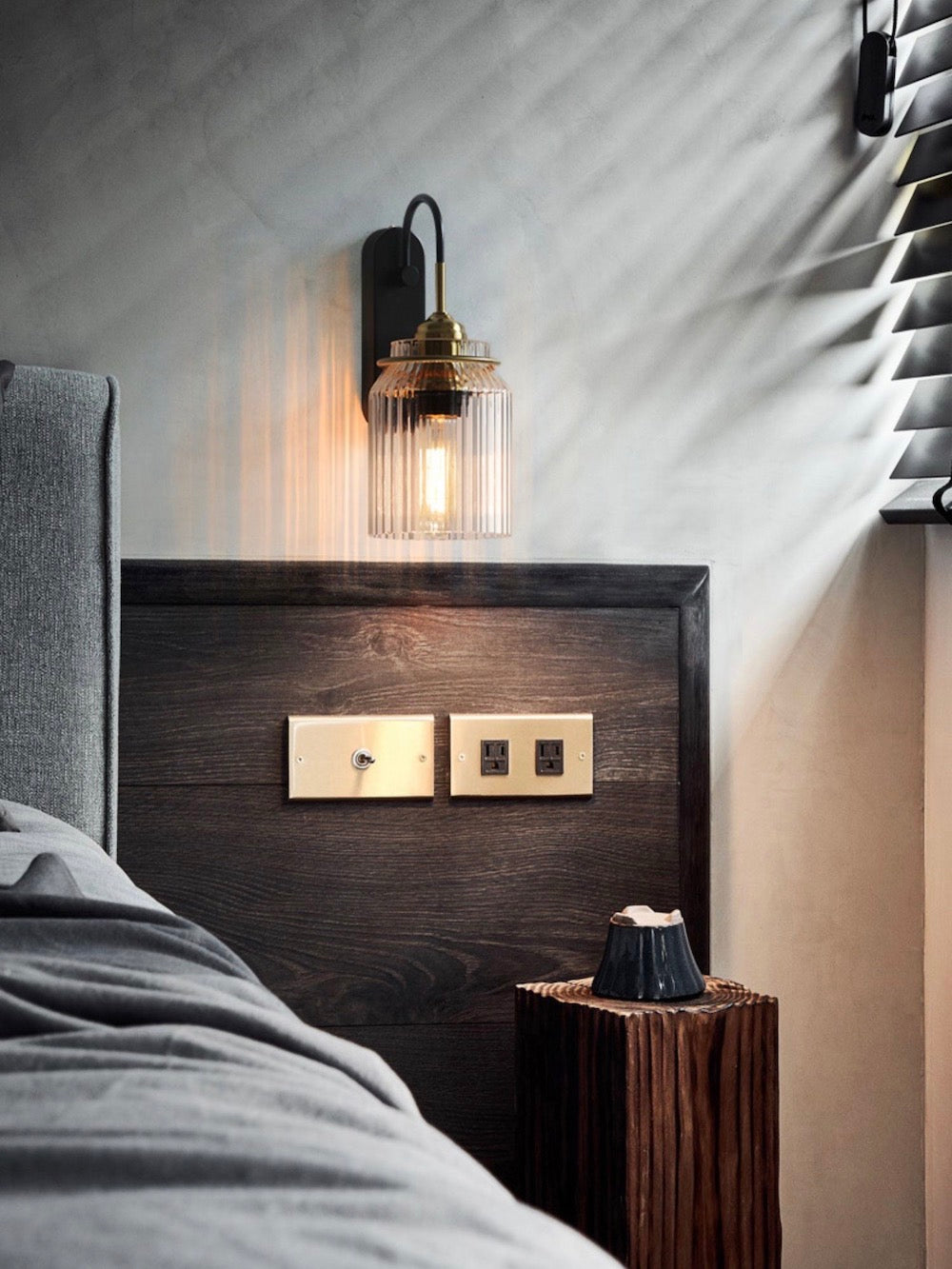 Nordic Columnar Glass Mirror Front Wall Lamp