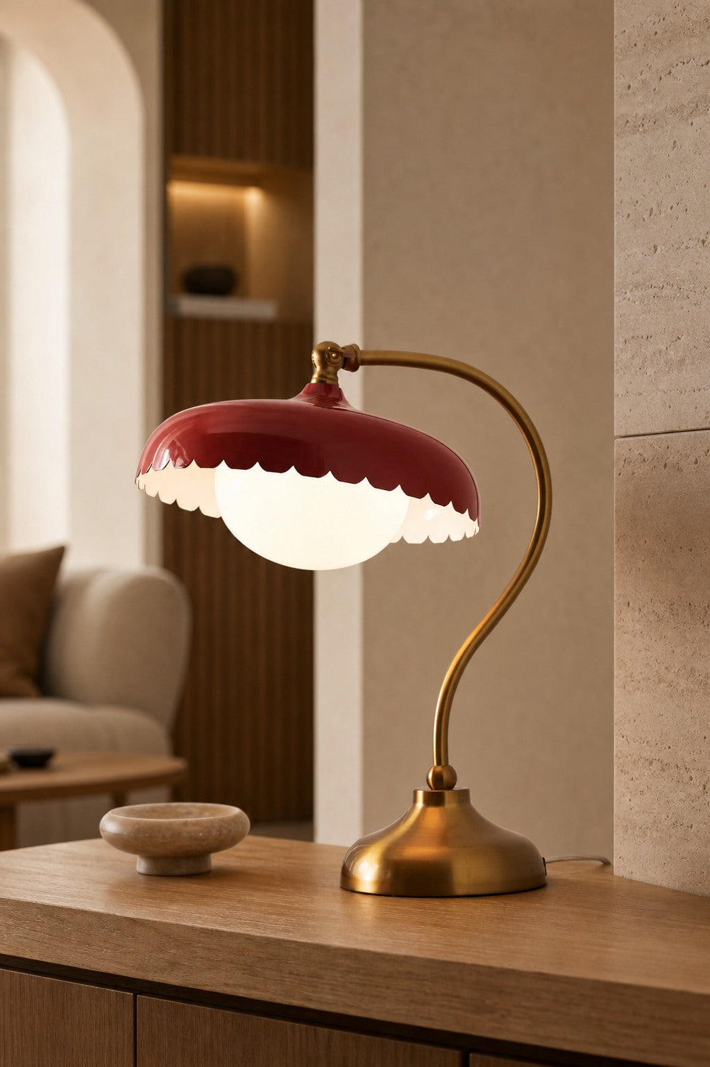 Rayla Scallop Task Lamp – Retro Task Lighting with Style