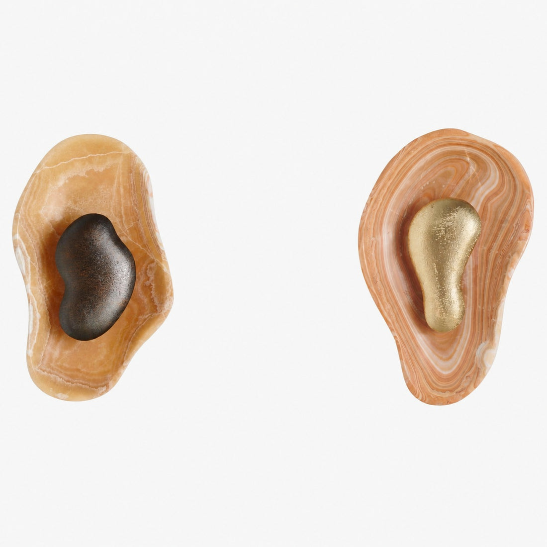 Oyster Hammered Onyx Sconce