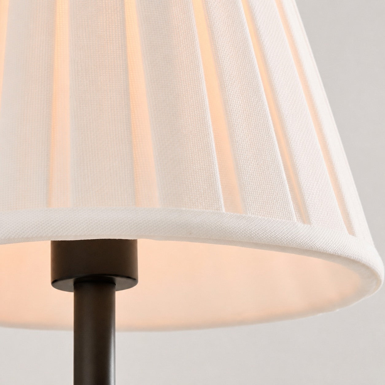 Luvora Vintage Pleated Shade Wall Lamp - Modern Brass Linen Wall Lighting